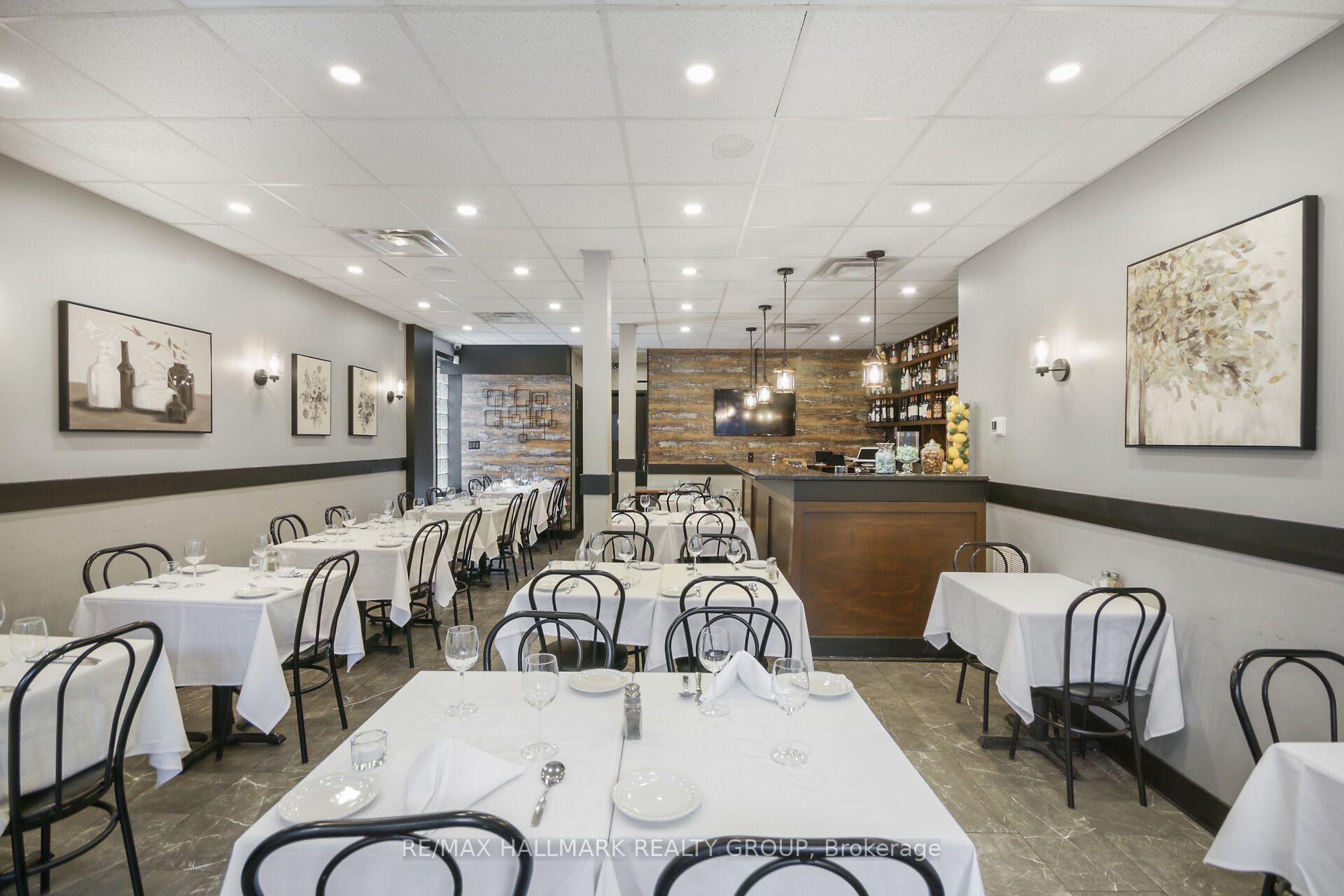 641 Somerset Street W Property Photo 26