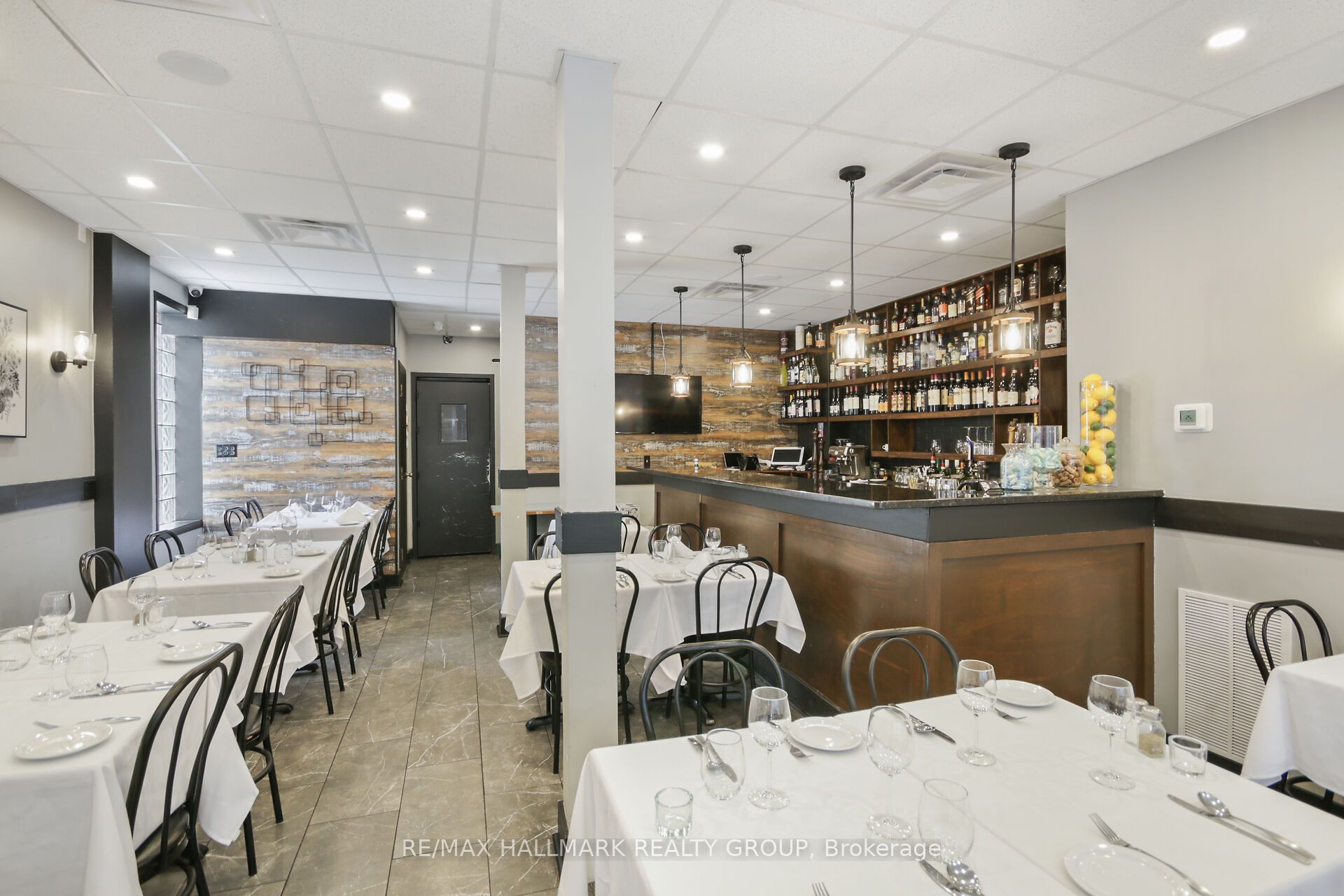 641 Somerset Street W Property Photo 27