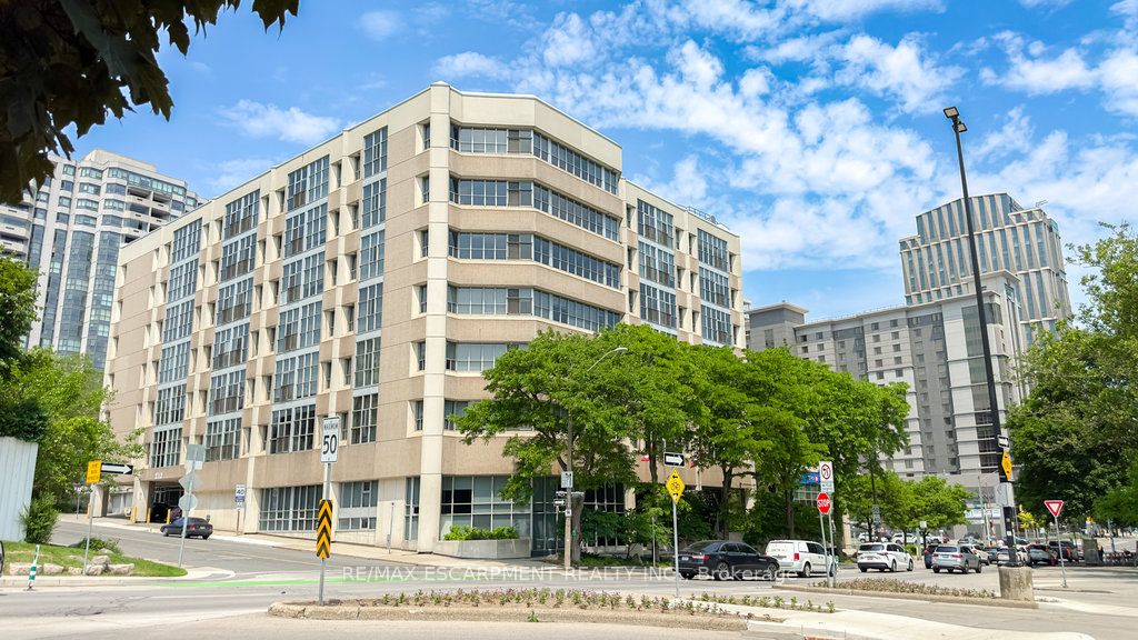 66 Bay Street S 102 Property Photo 2