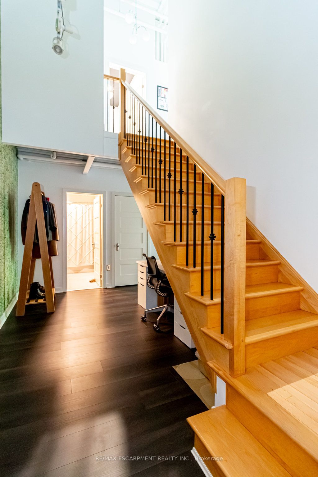 66 Bay Street S 102 Property Photo 5