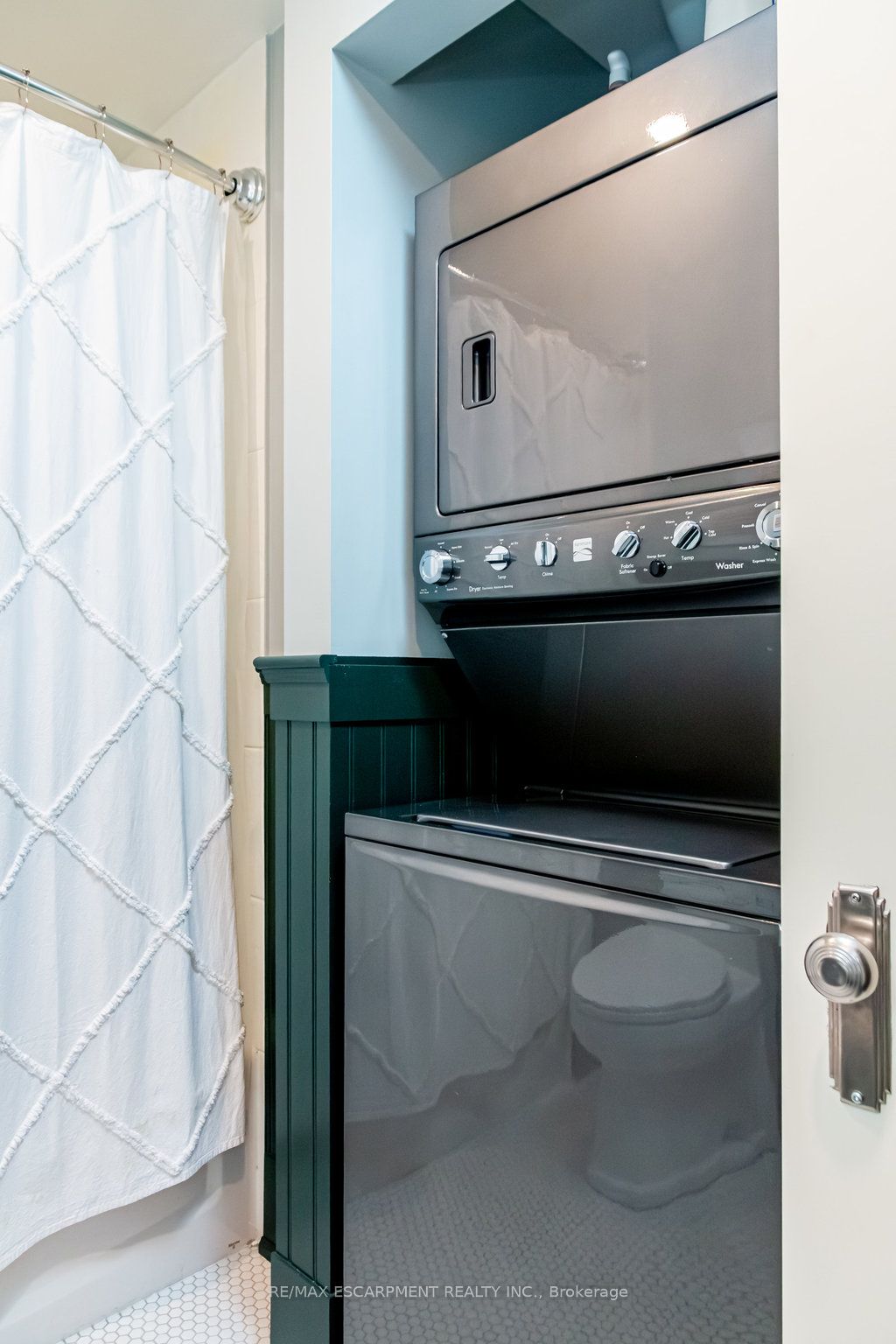 66 Bay Street S 102 Property Photo 8