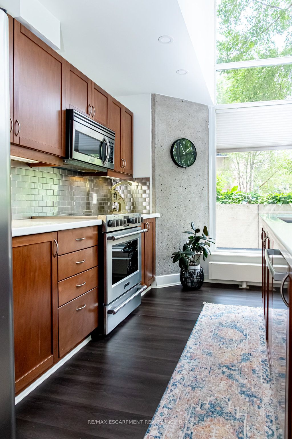 66 Bay Street S 102 Property Photo 21