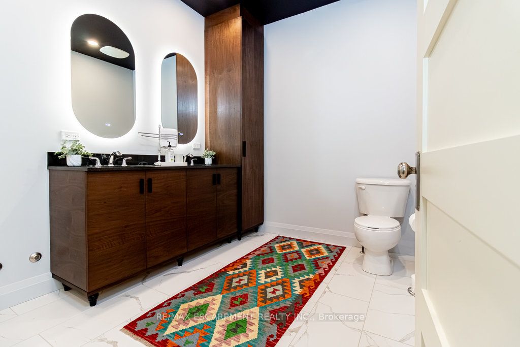 66 Bay Street S 102 Property Photo 26