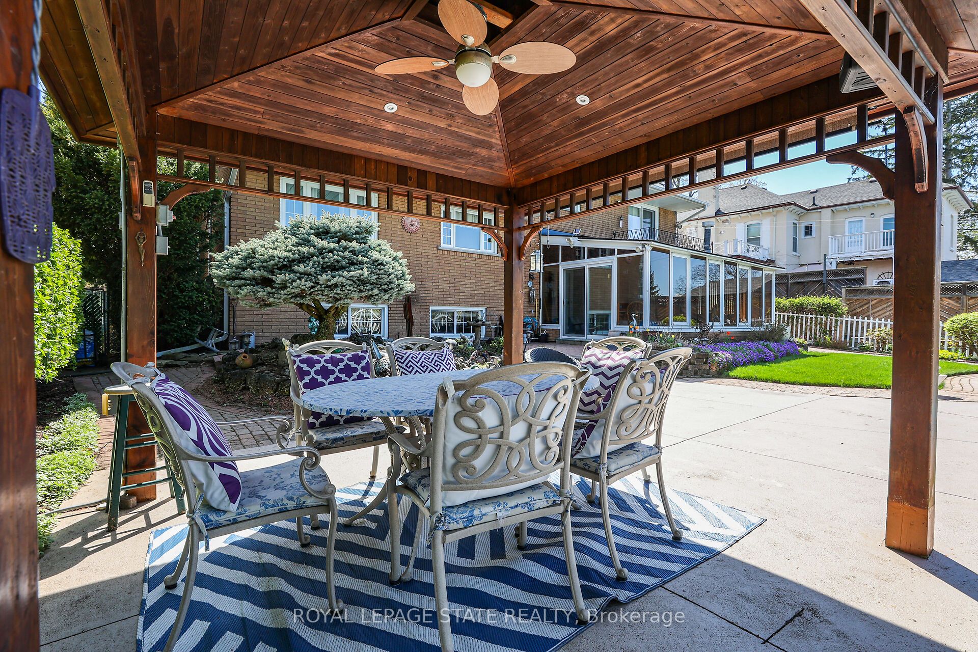 280a Main Street W Property Photo 9