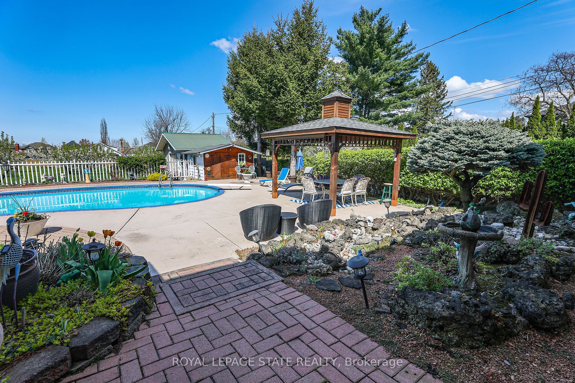 280a Main Street W Property Photo 11