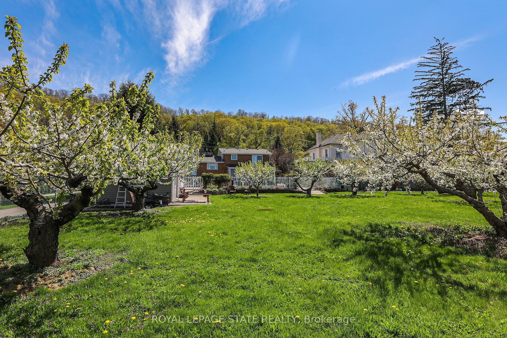 280a Main Street W Property Photo 14