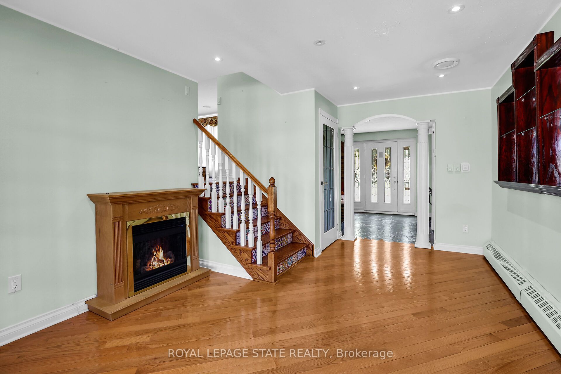 280a Main Street W Property Photo 23