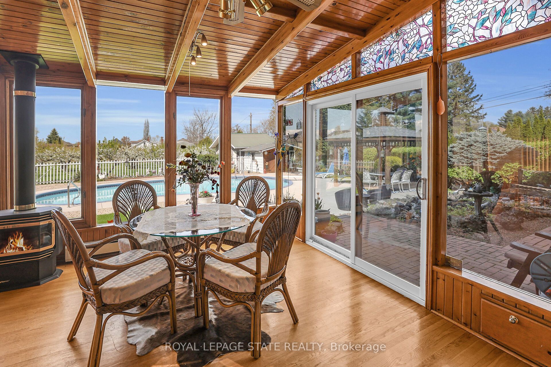 280a Main Street W Property Photo 24