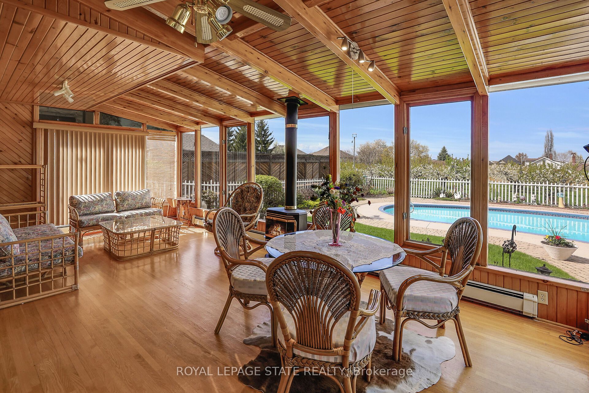 280a Main Street W Property Photo 25