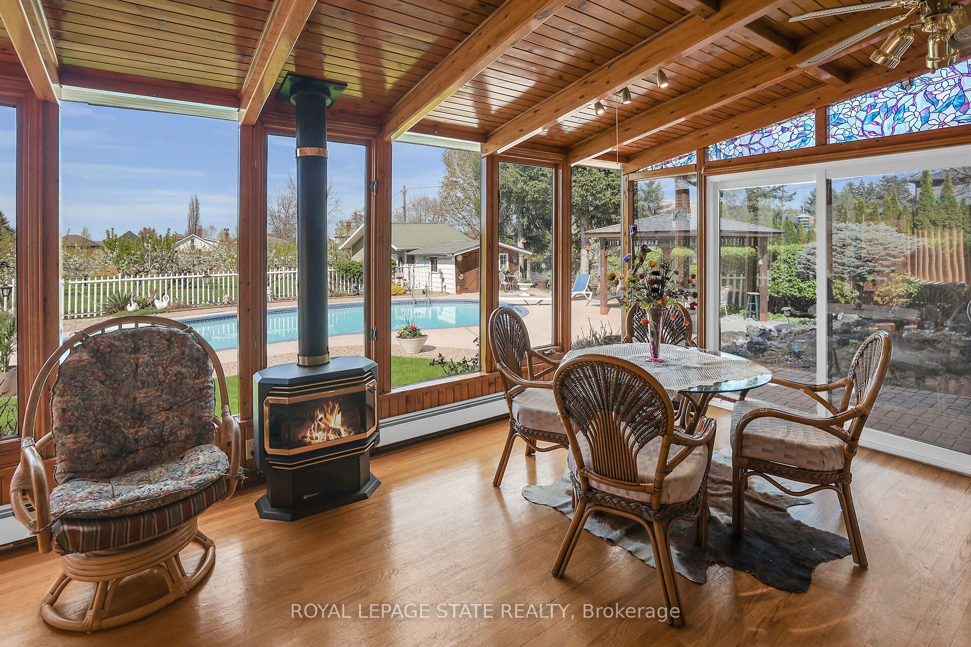 280a Main Street W Property Photo 26