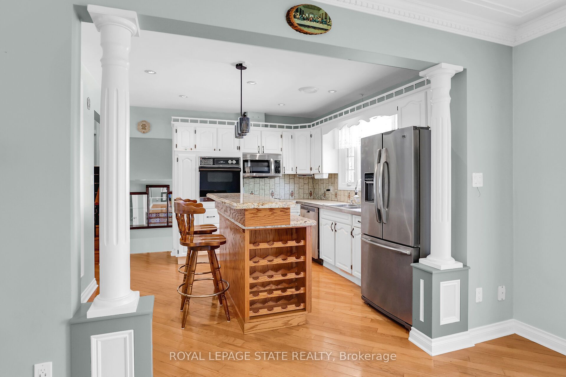 280a Main Street W Property Photo 31