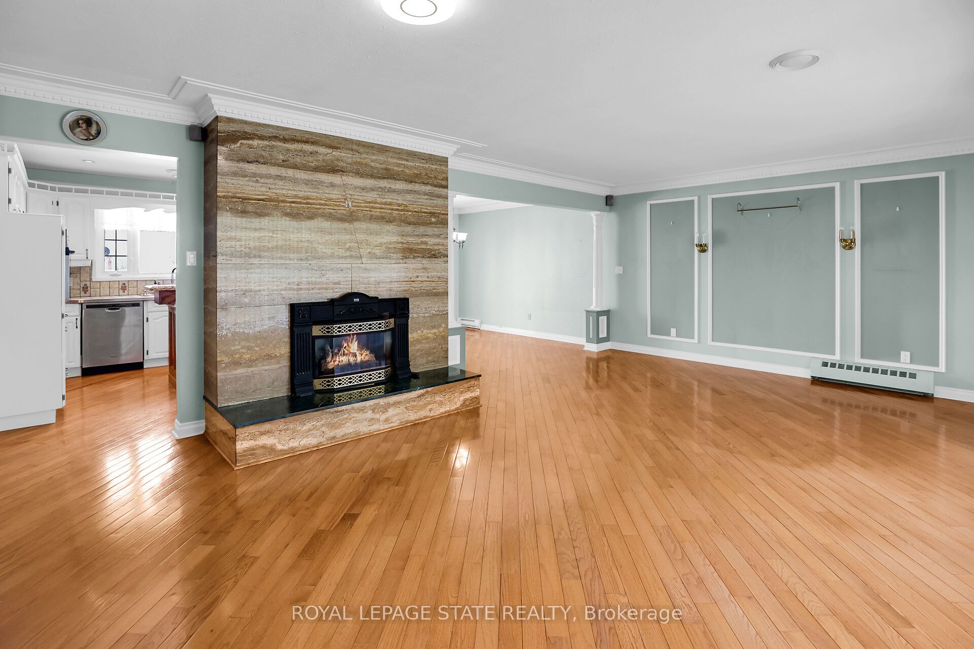 280a Main Street W Property Photo 35