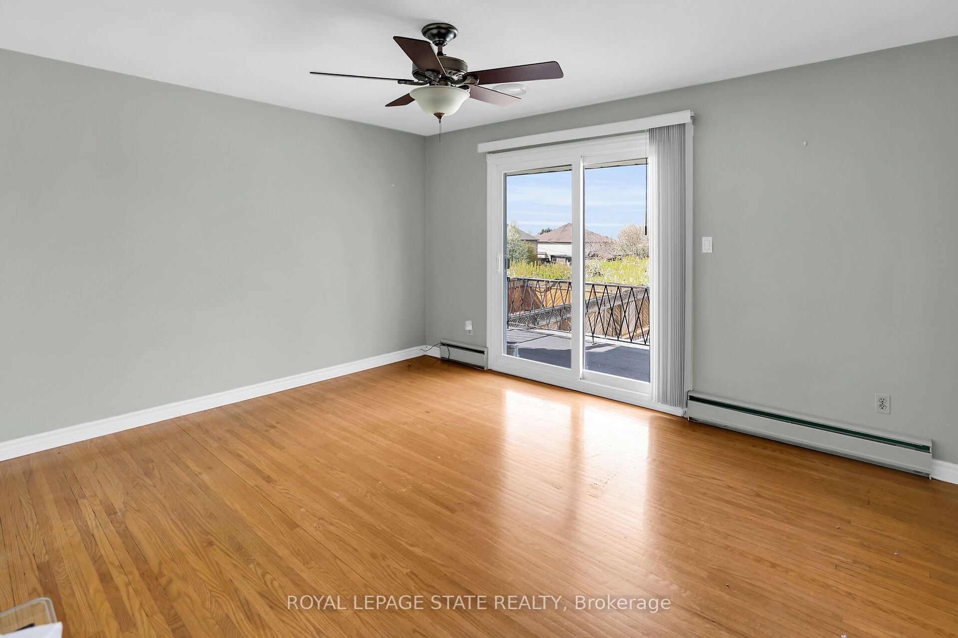 280a Main Street W Property Photo 37