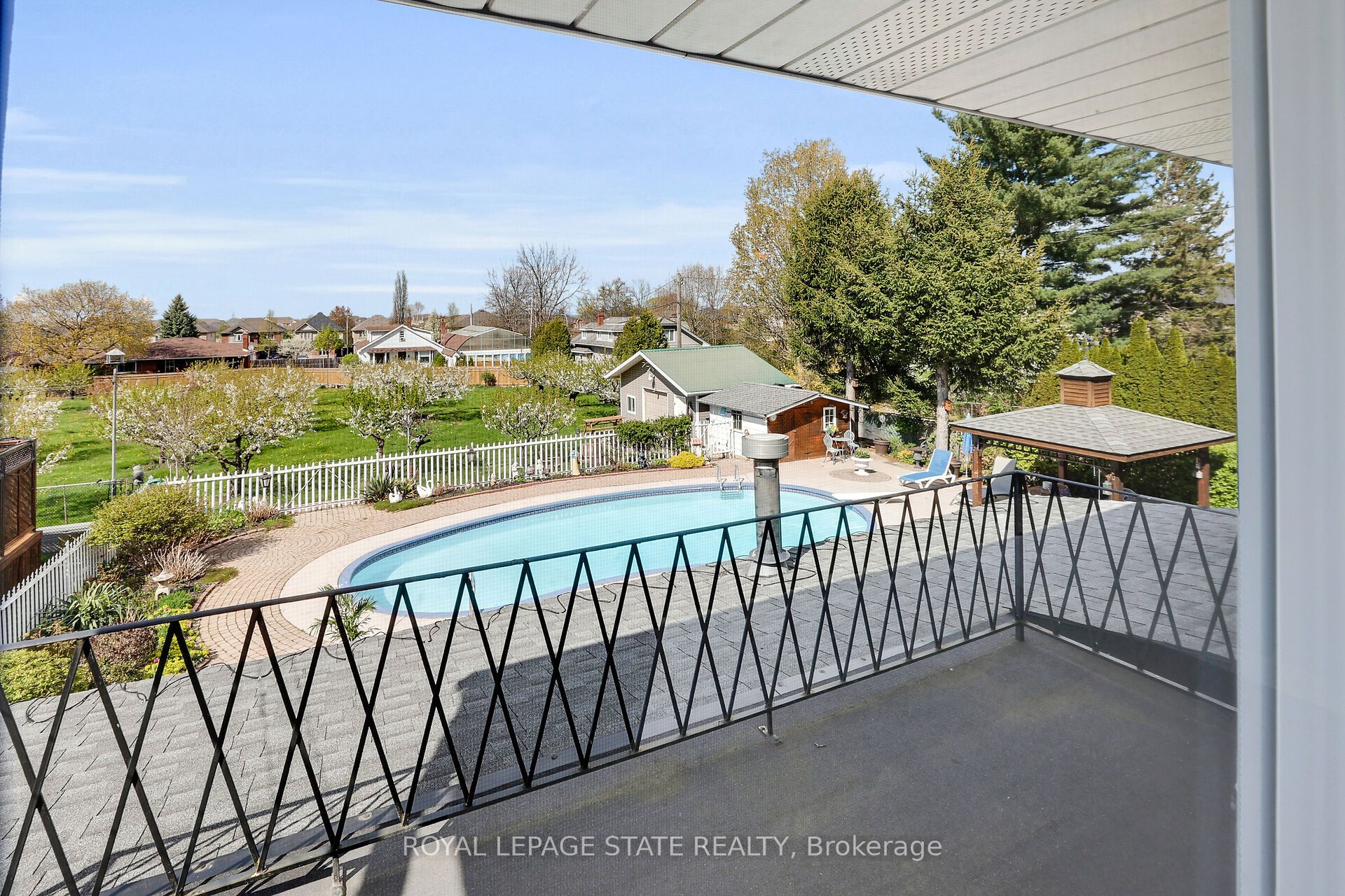 280a Main Street W Property Photo 39