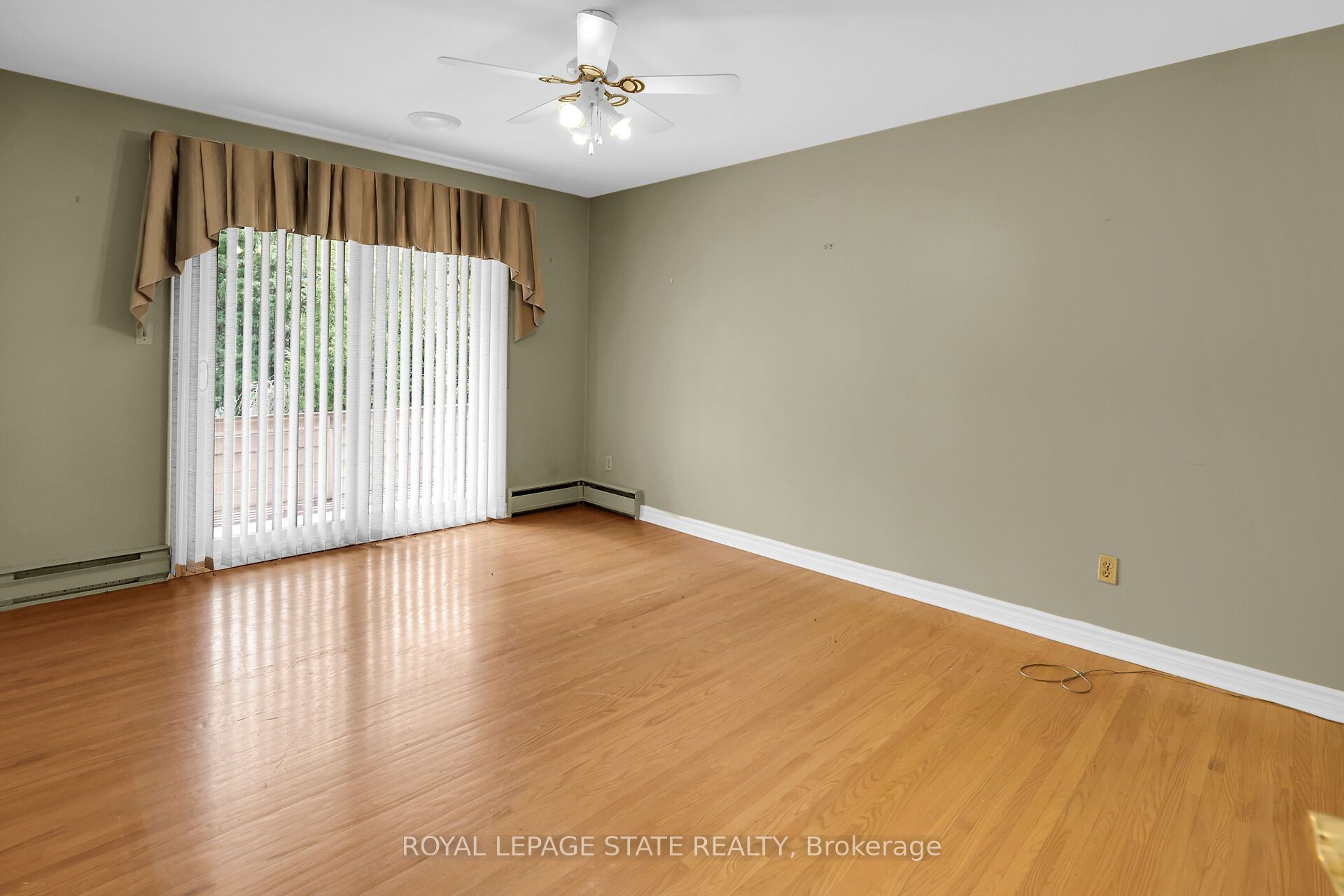 280a Main Street W Property Photo 40