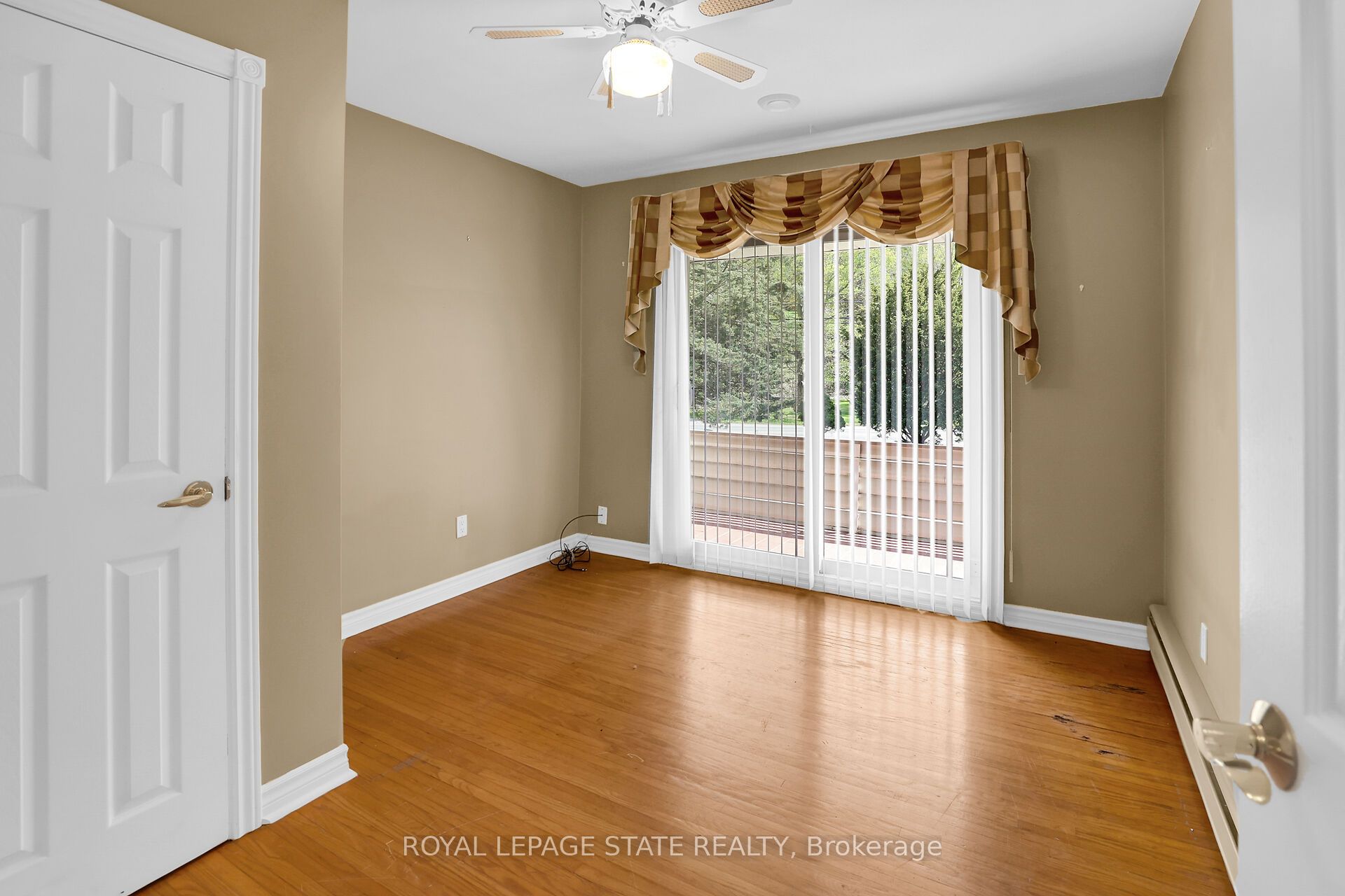 280a Main Street W Property Photo 42