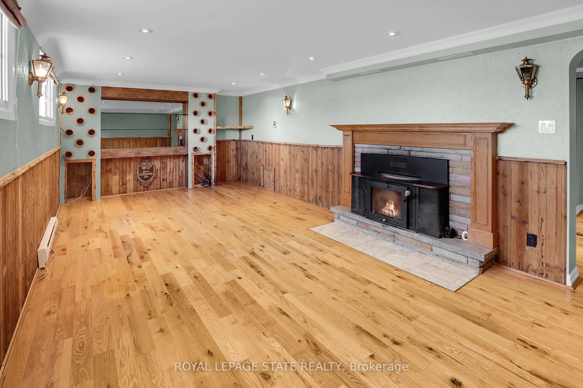 280a Main Street W Property Photo 47