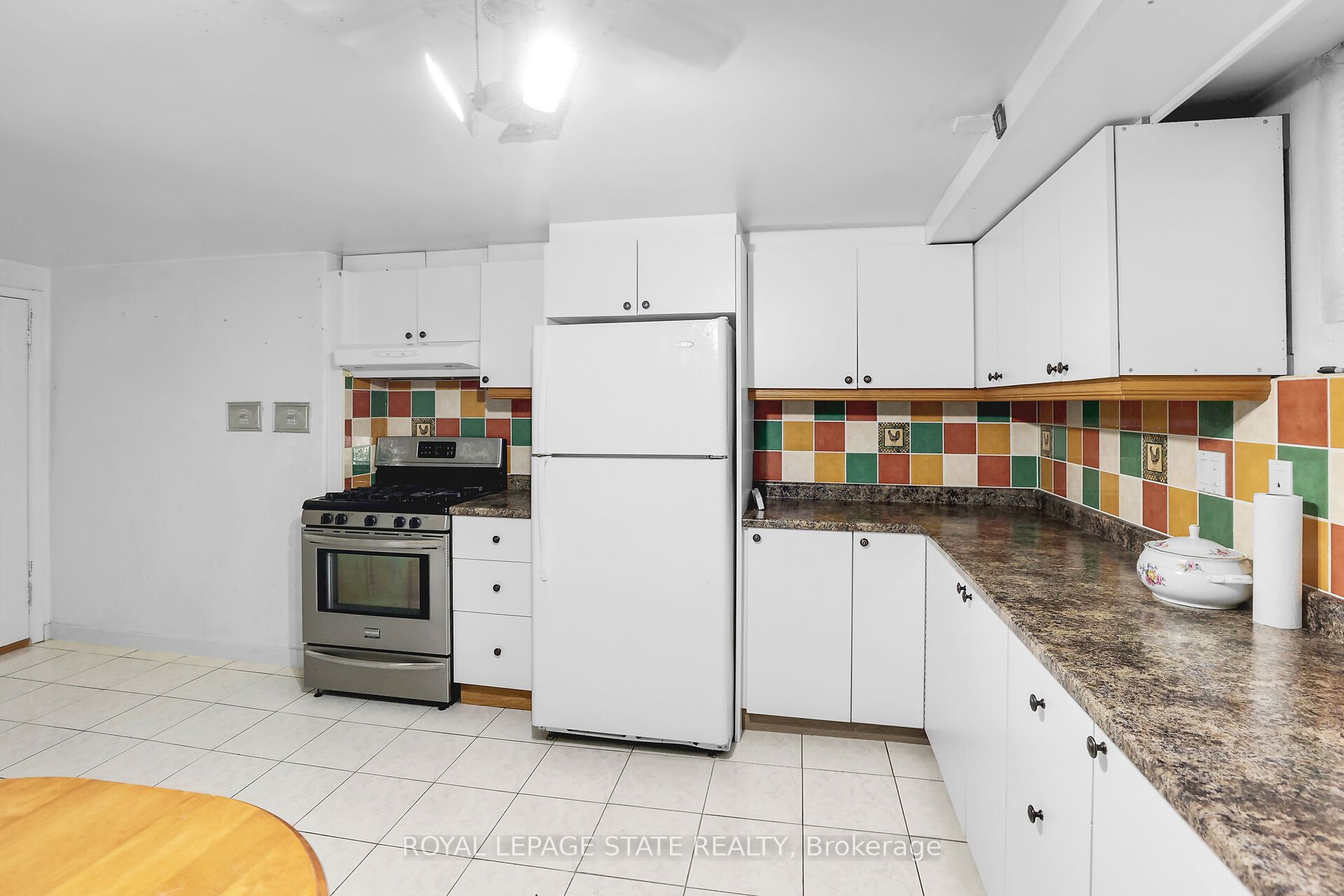 280a Main Street W Property Photo 50