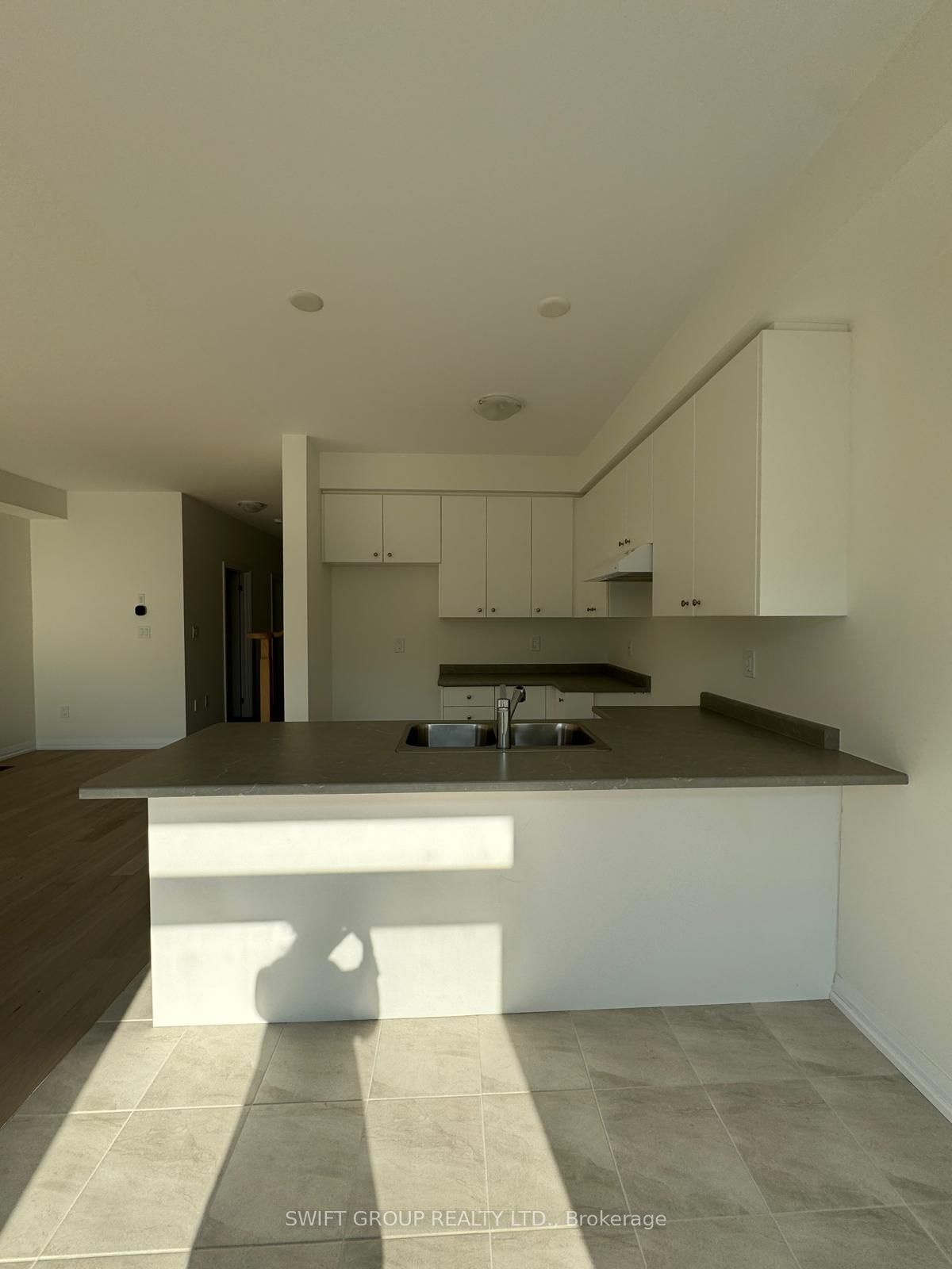 123 Granville Crescent Property Photo 6