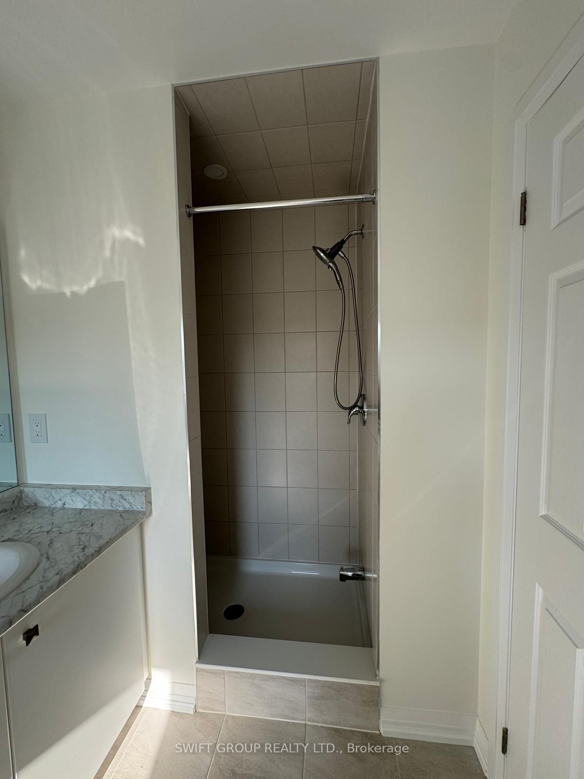 123 Granville Crescent Property Photo 14