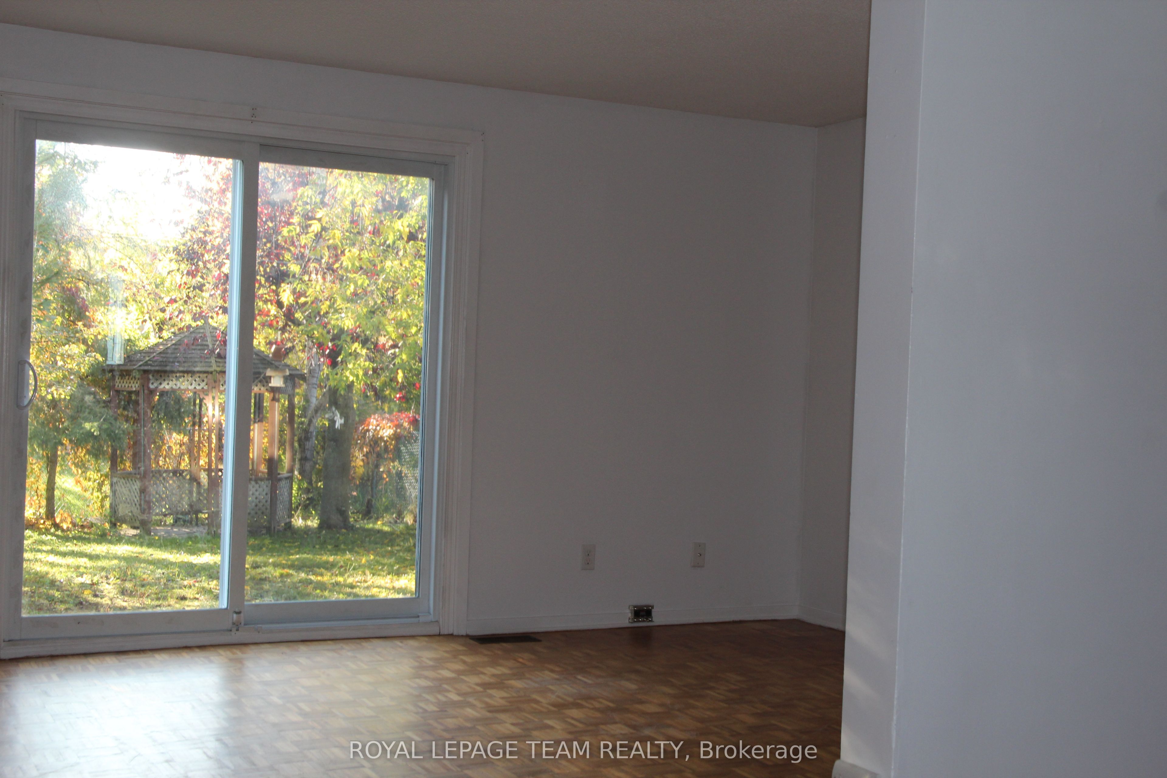 322 Des Epinettes Avenue Property Photo 3