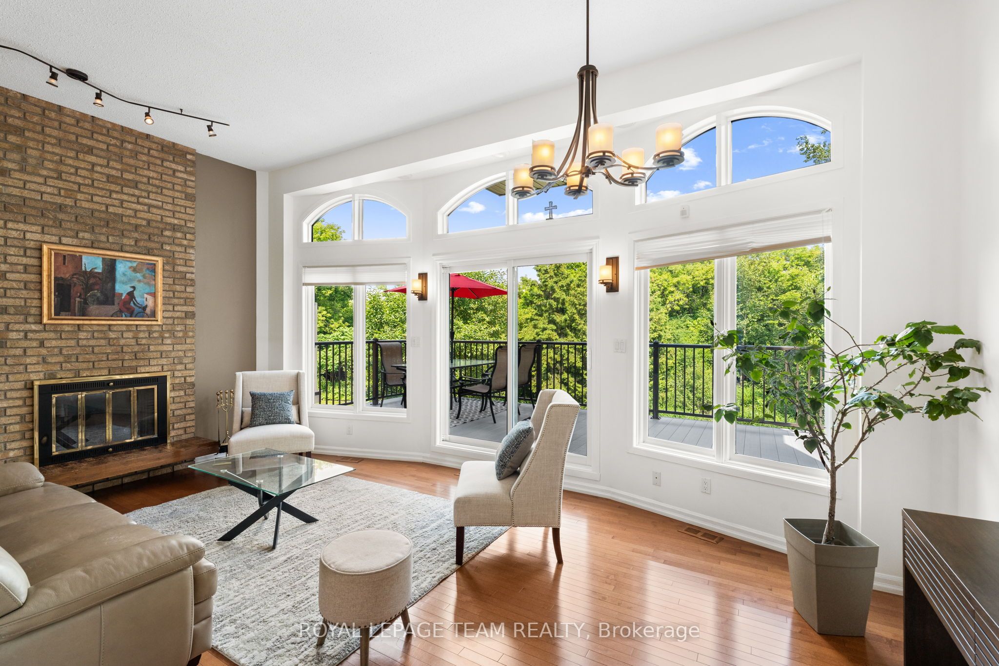 1011 Prince Of Wales Drive 4 Property Photo 2