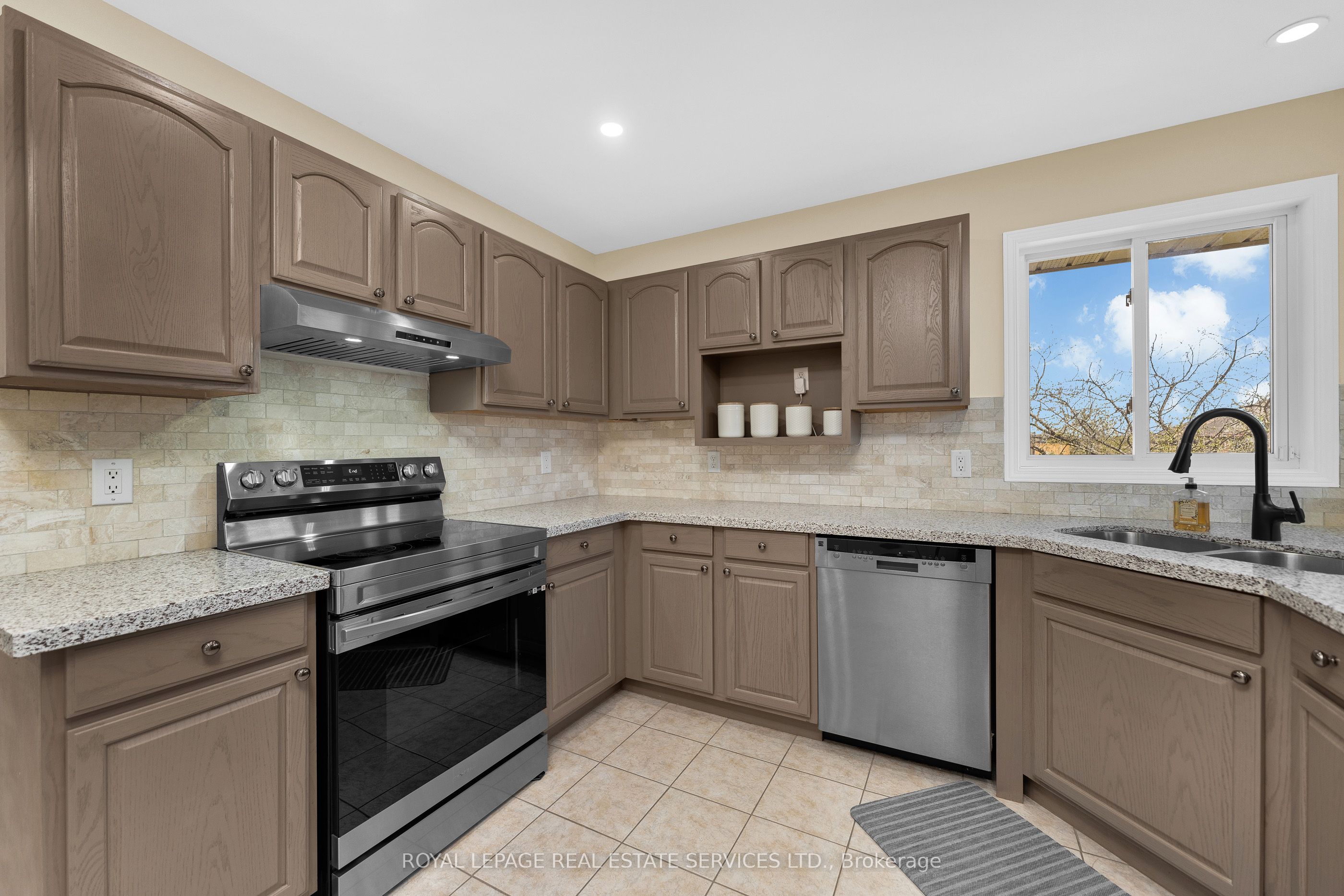 185 Amy Croft Drive Property Photo 1