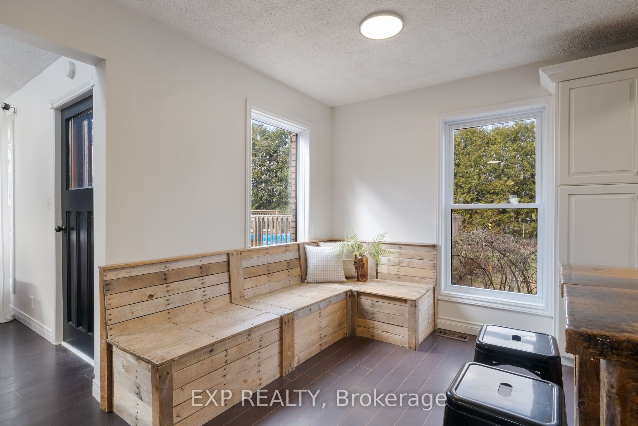 2795 Dalewood Court Property Photo 9