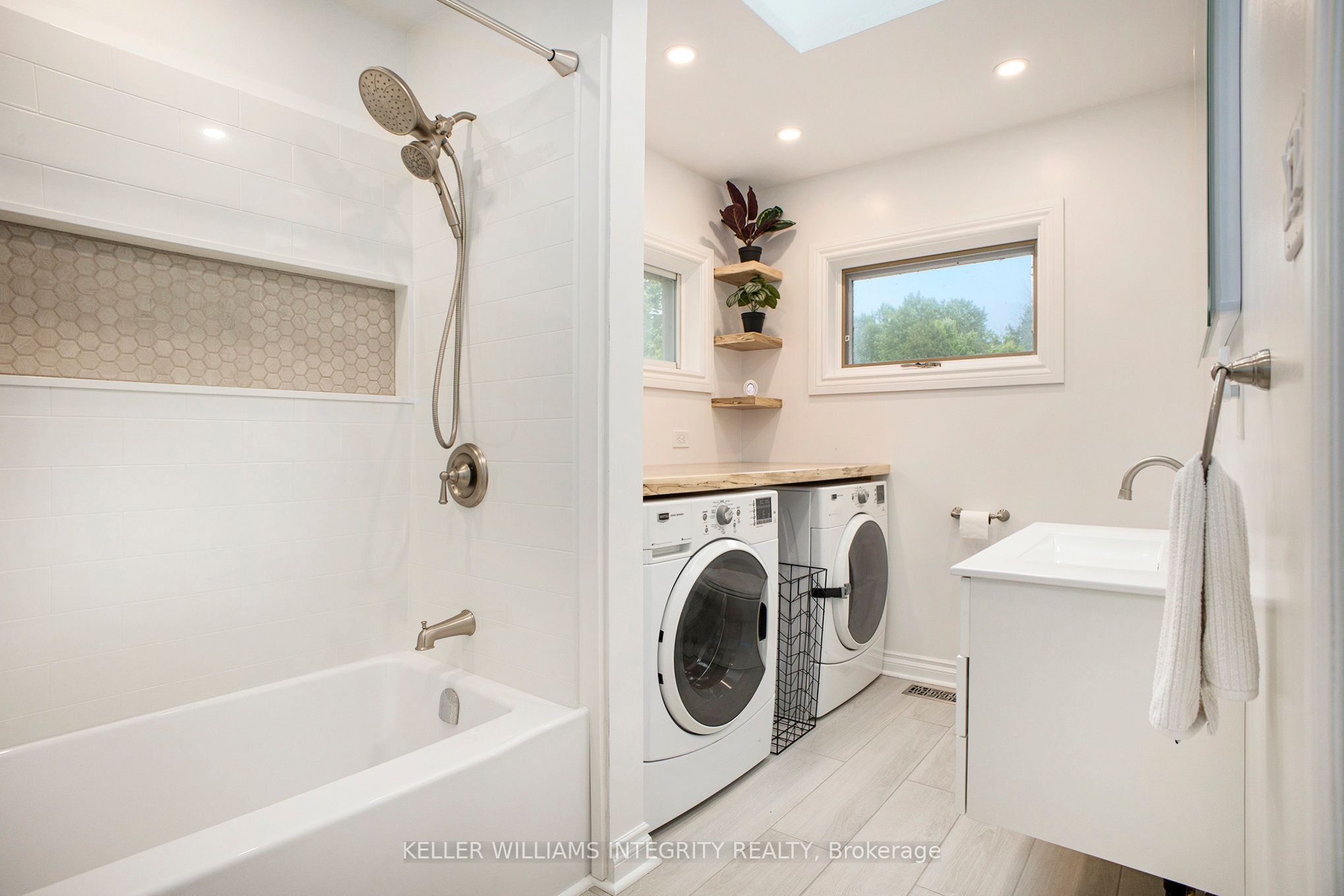 501 Stewart Lane Property Photo 22