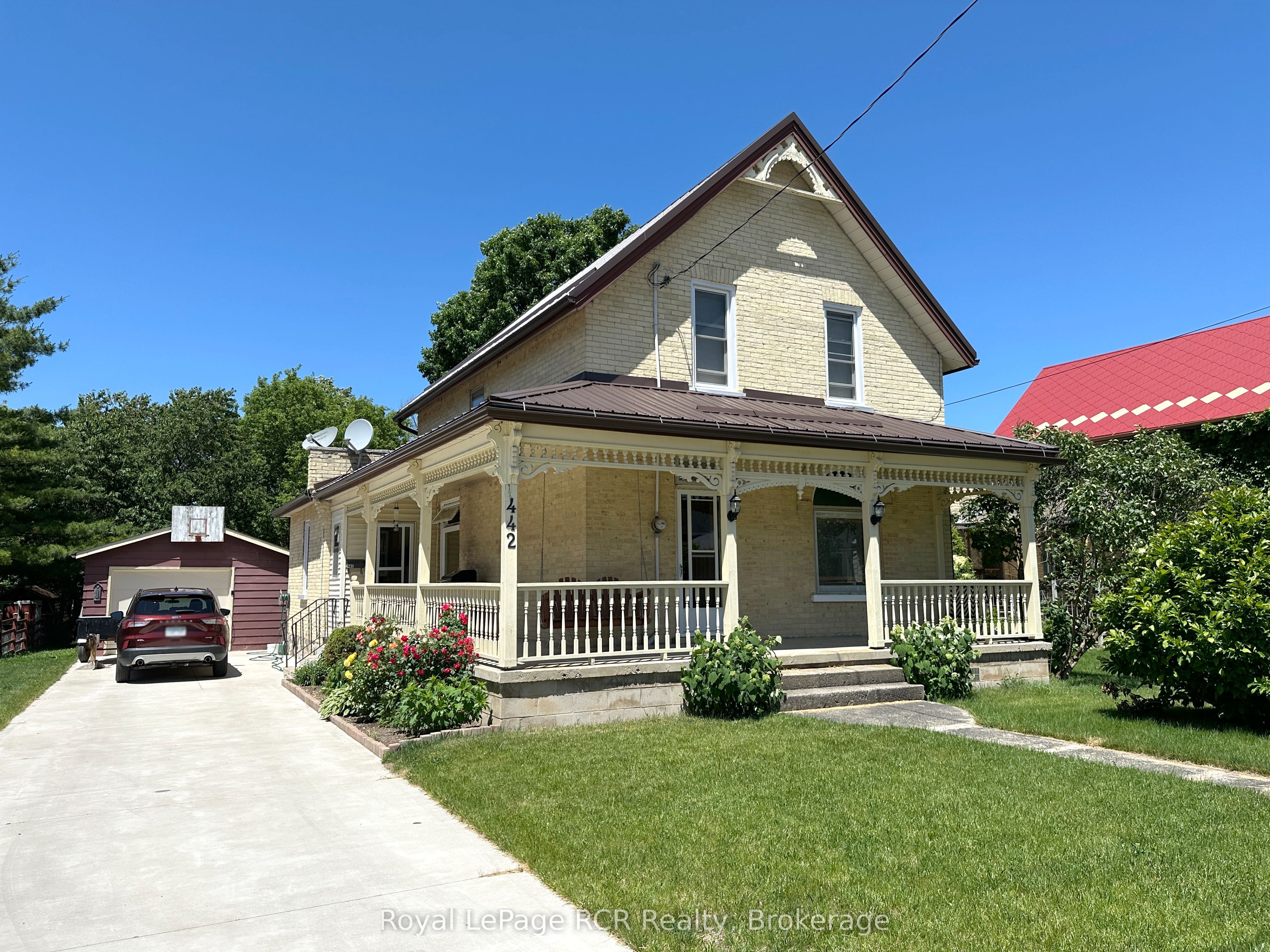 442 11th Street Property Photo 1