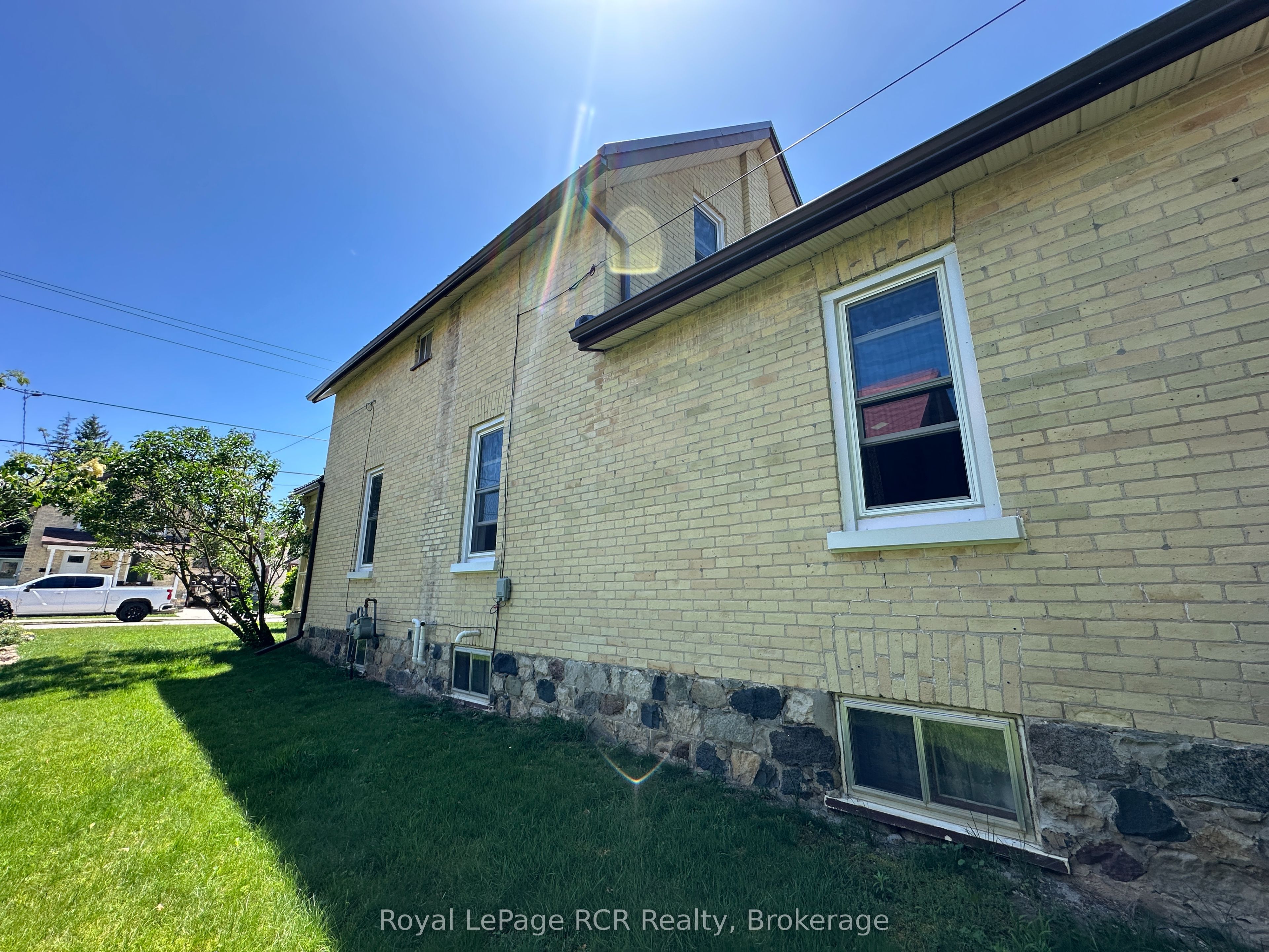 442 11th Street Property Photo 6