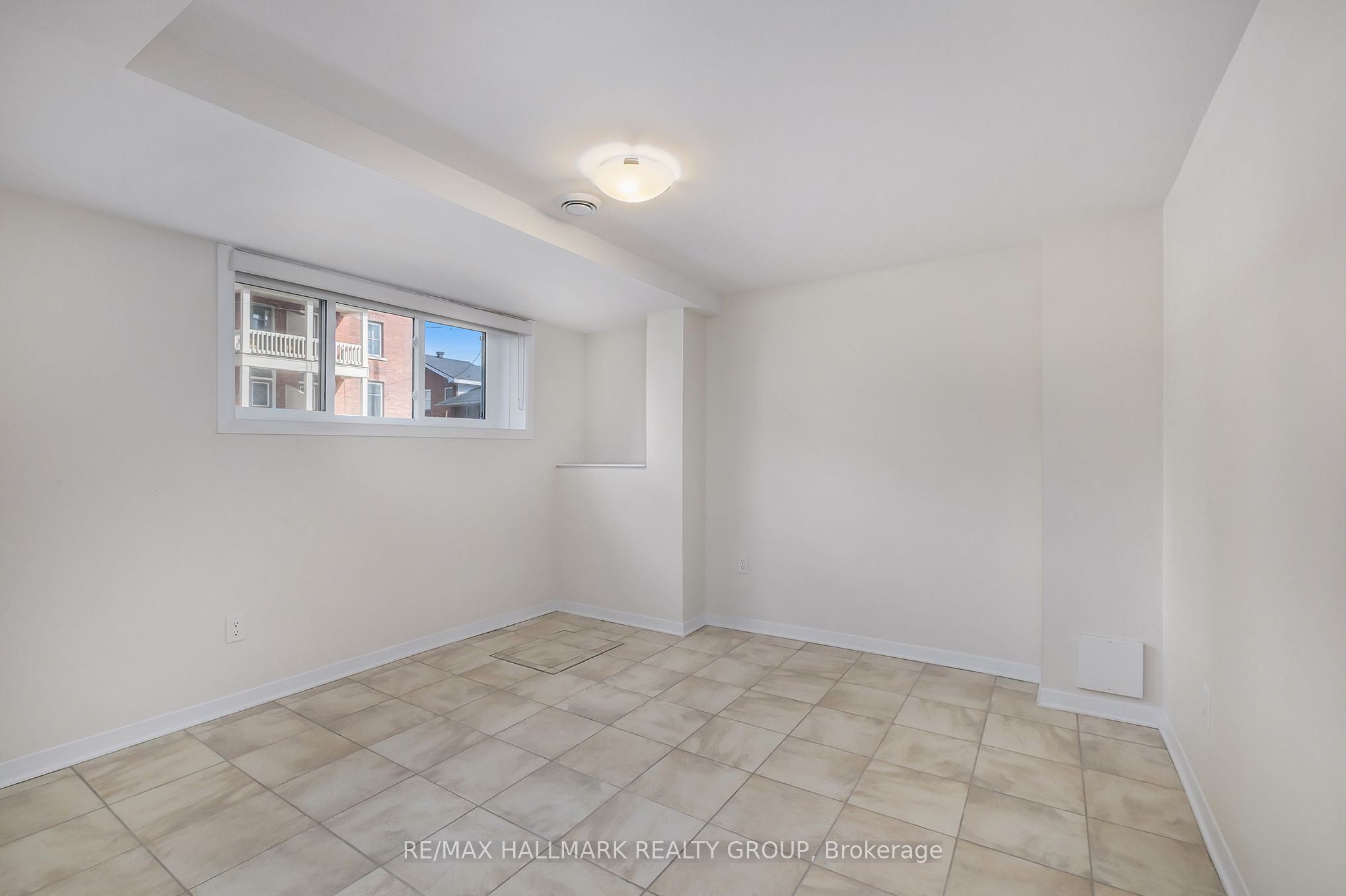 50 Queen Victoria Street Property Photo 15