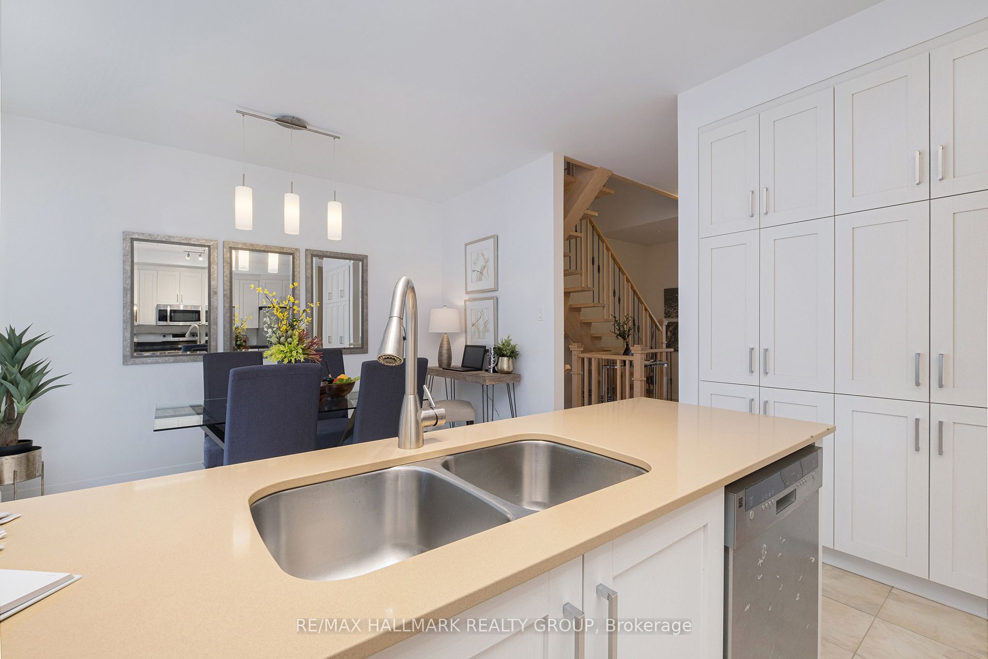 50 Queen Victoria Street Property Photo 28