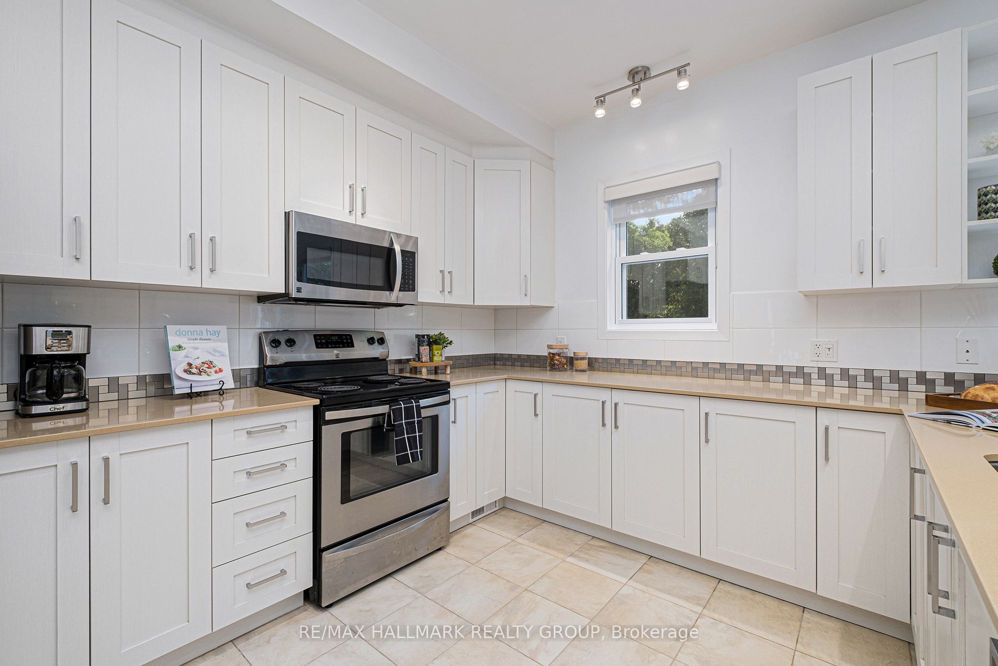 50 Queen Victoria Street Property Photo 29