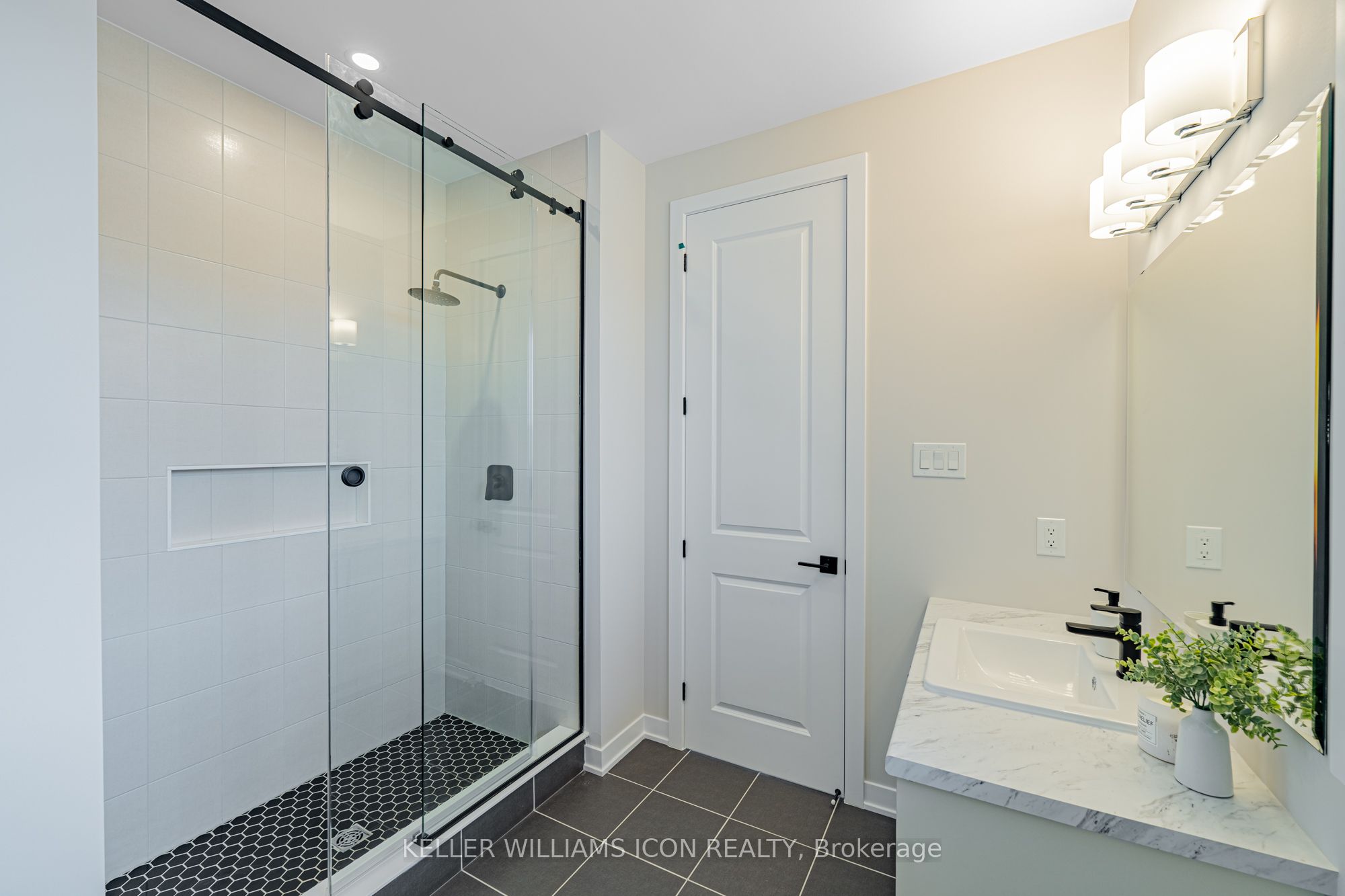 521 Elation Heights Property Photo 31