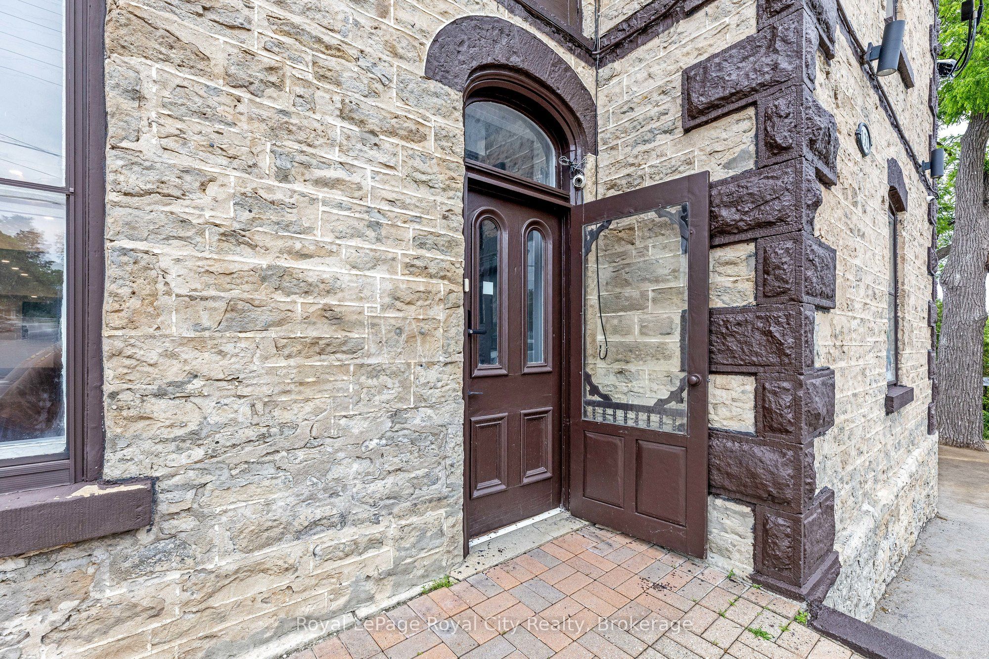 #unit B - 132 Main Street Property Photo 2