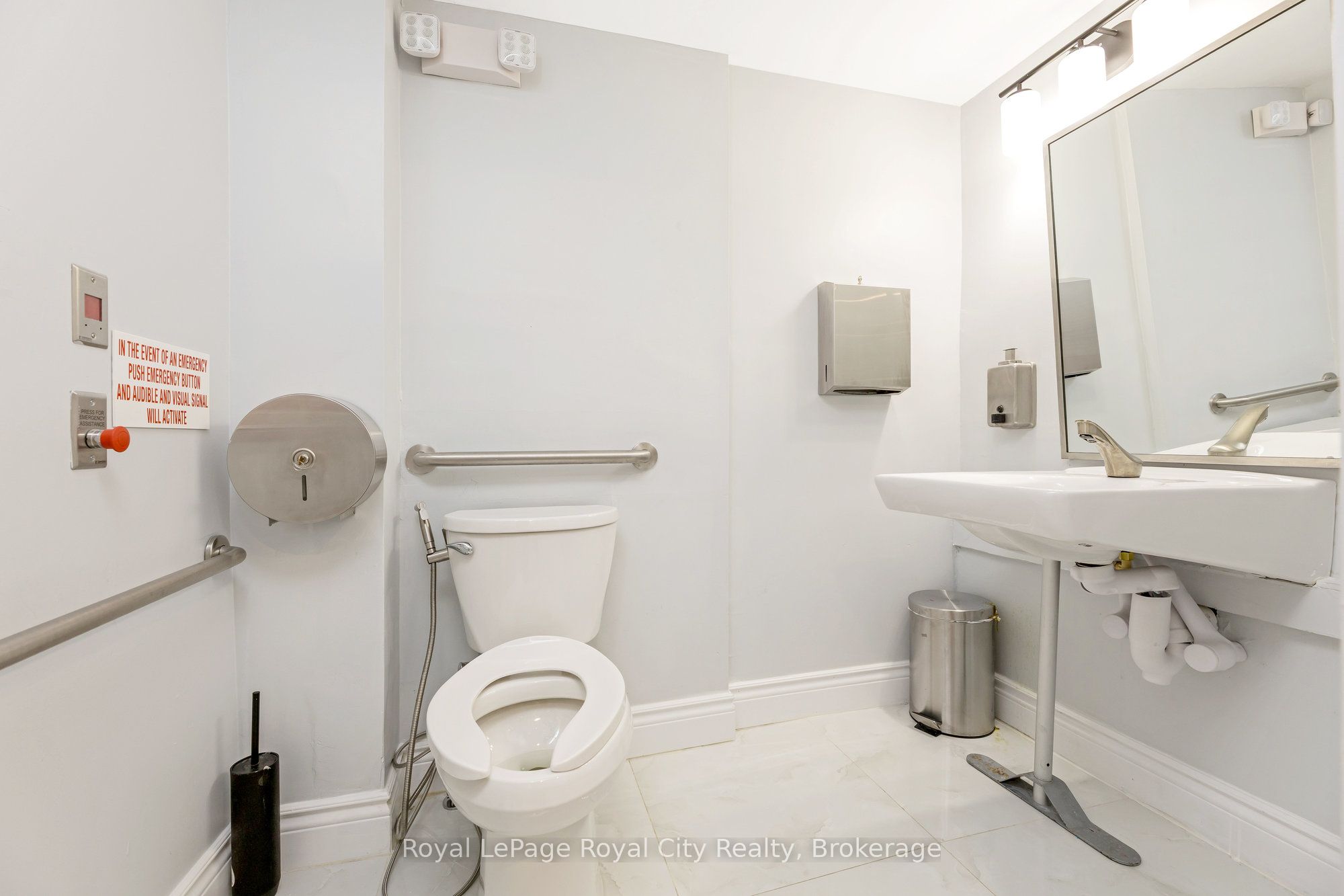 #unit B - 132 Main Street Property Photo 11