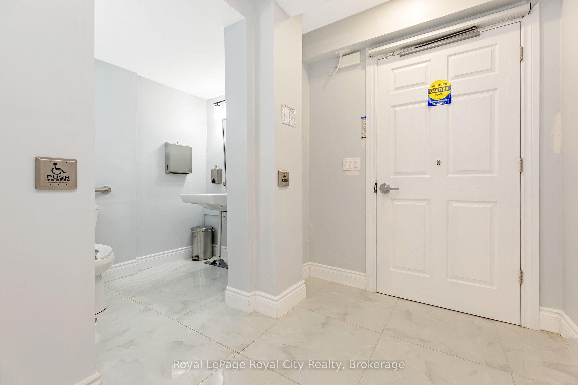 #unit B - 132 Main Street Property Photo 12