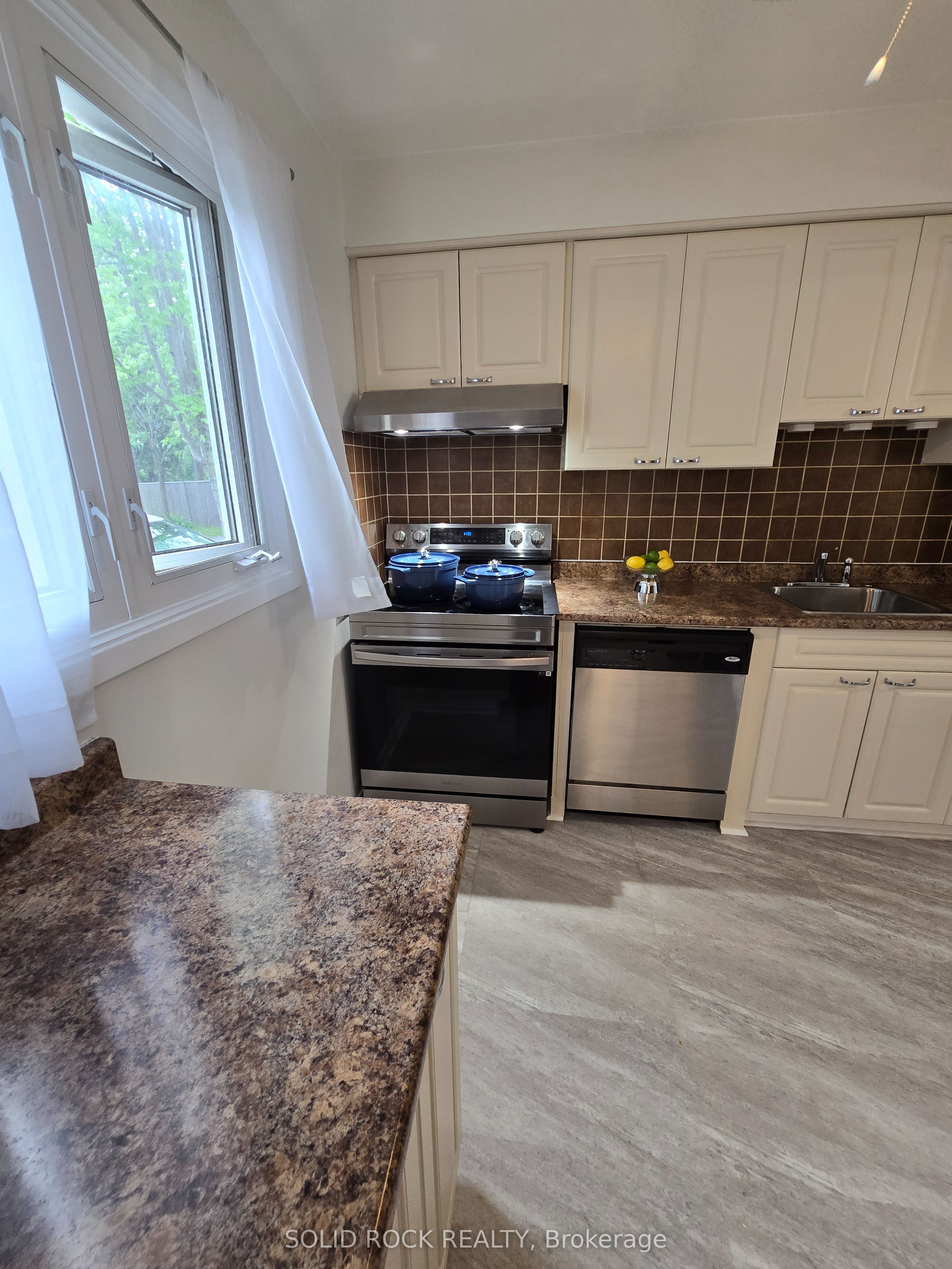 740 N Morin Street N 9 Property Photo 5