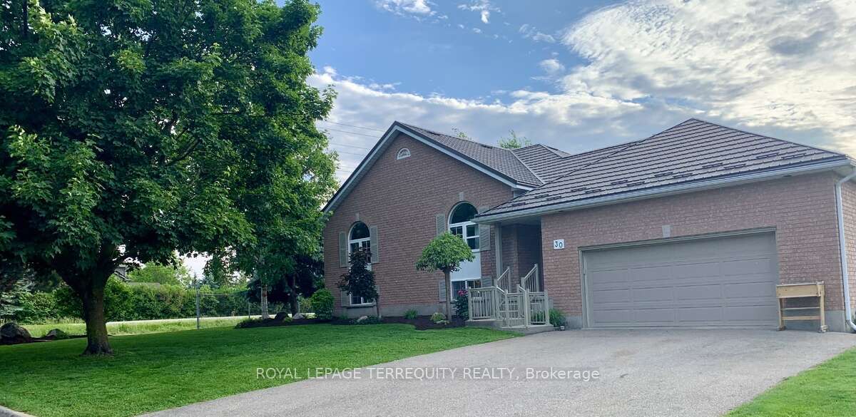 30 Musselman Crescent Property Photo 1