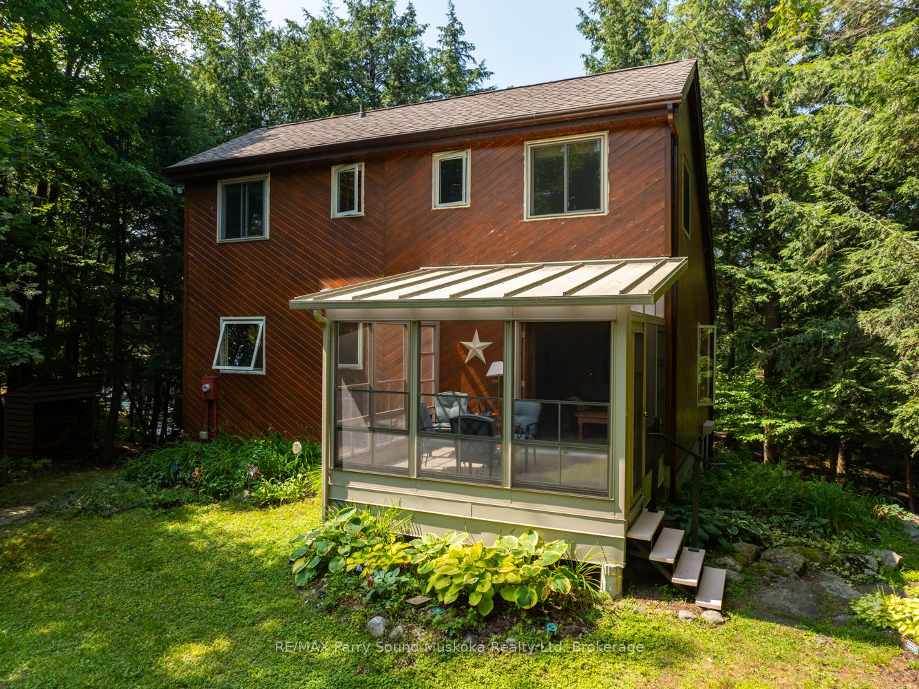 18 MEHARG Drive Property Photo 1