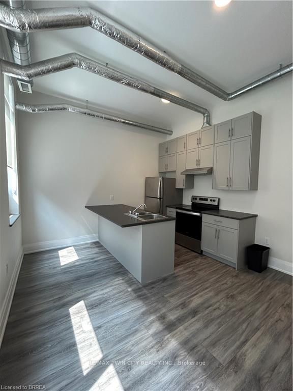 11 Queen Street 205 Property Photo 1