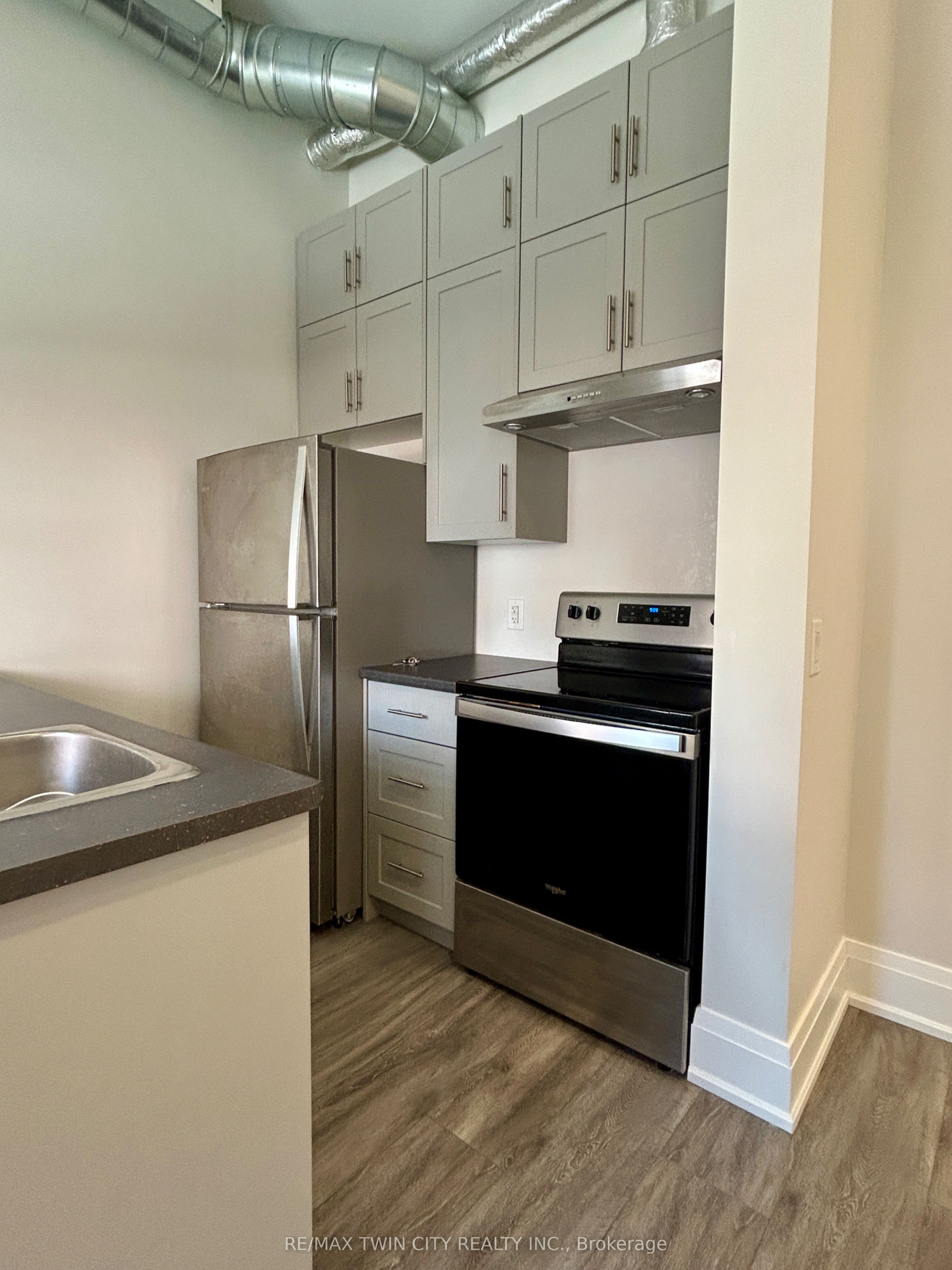 11 Queen Street 202 Property Photo 1