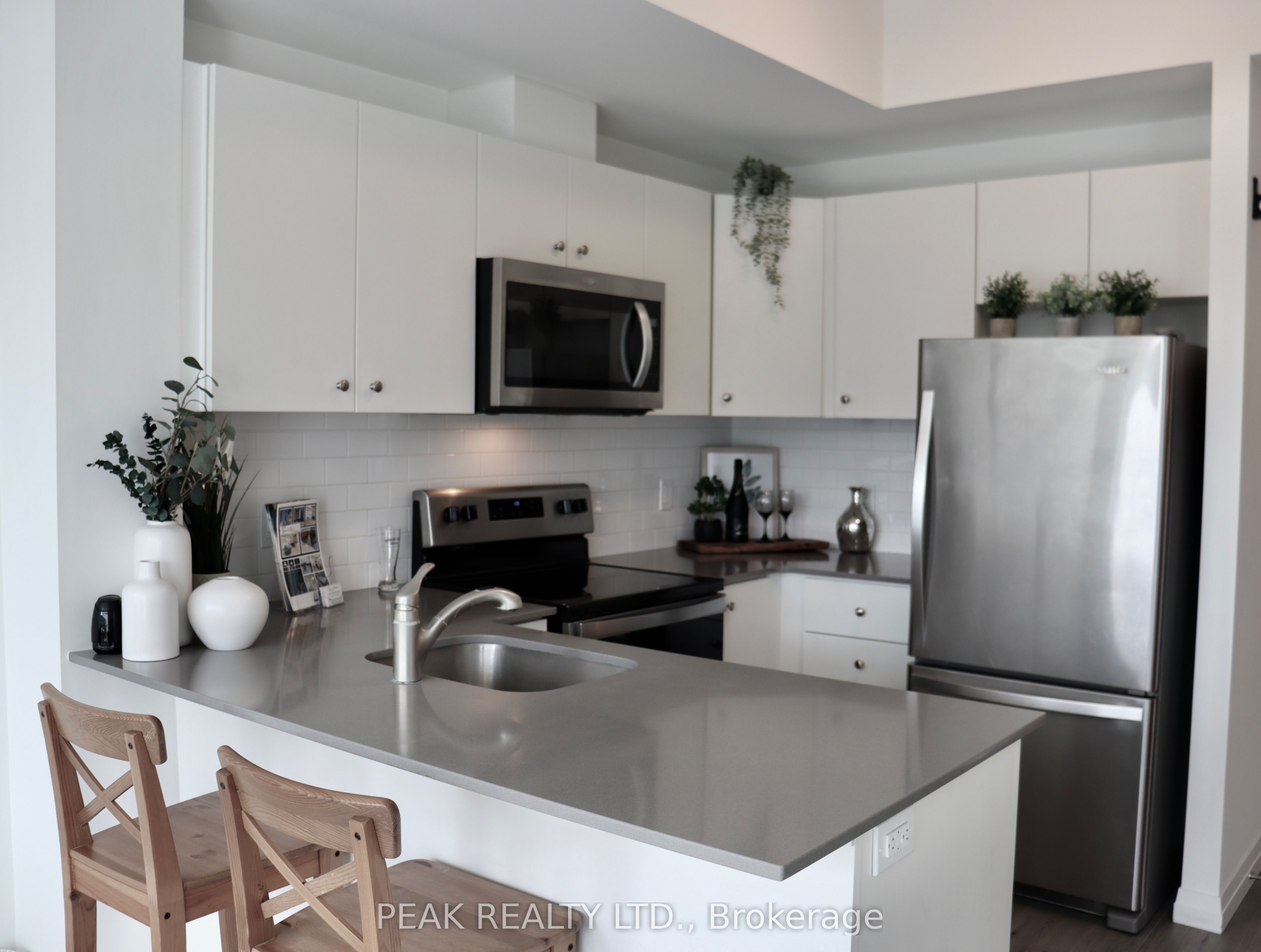 108 Garment Street 903 Property Photo 16