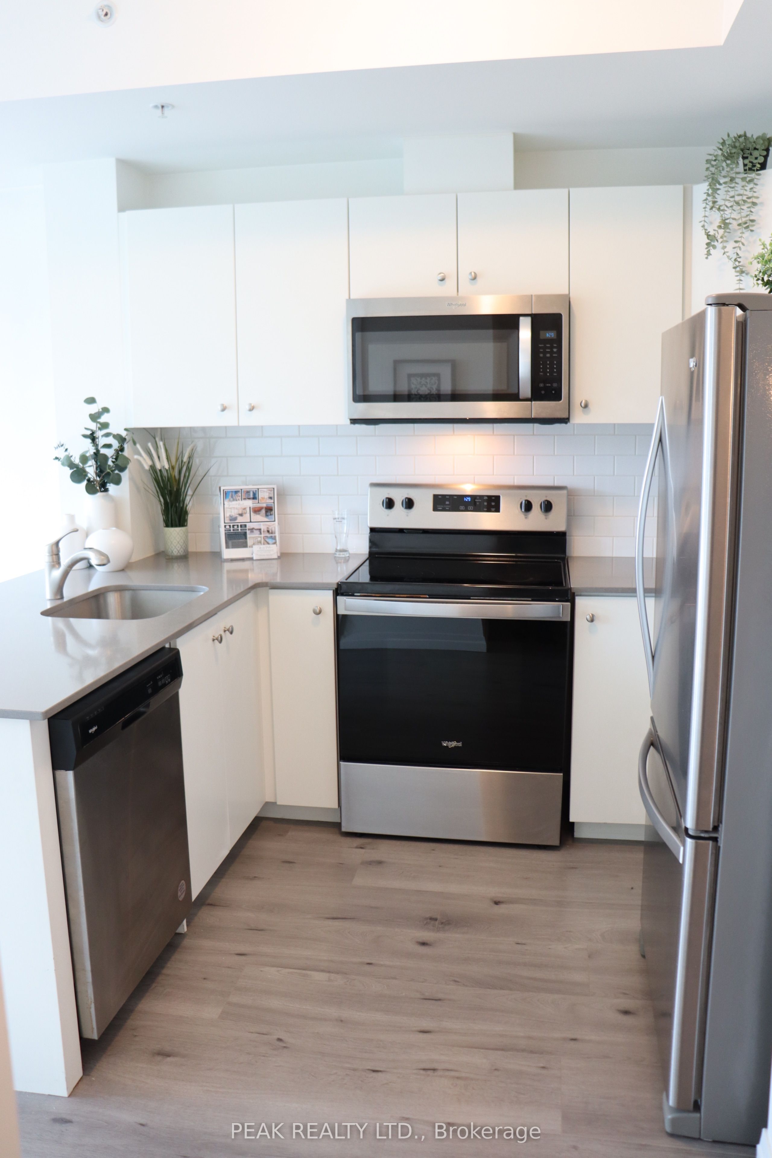 108 Garment Street 903 Property Photo 19