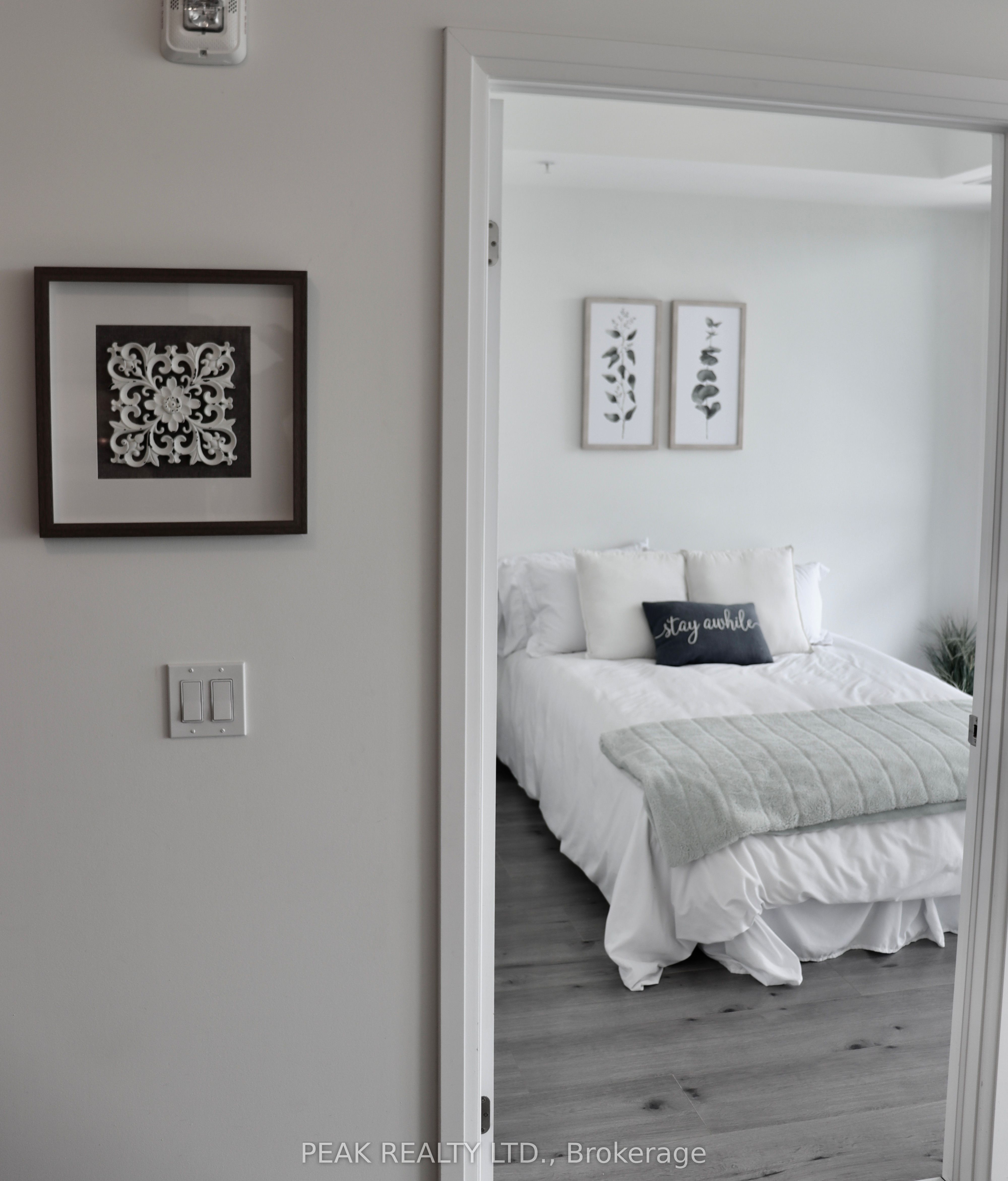 108 Garment Street 903 Property Photo 28