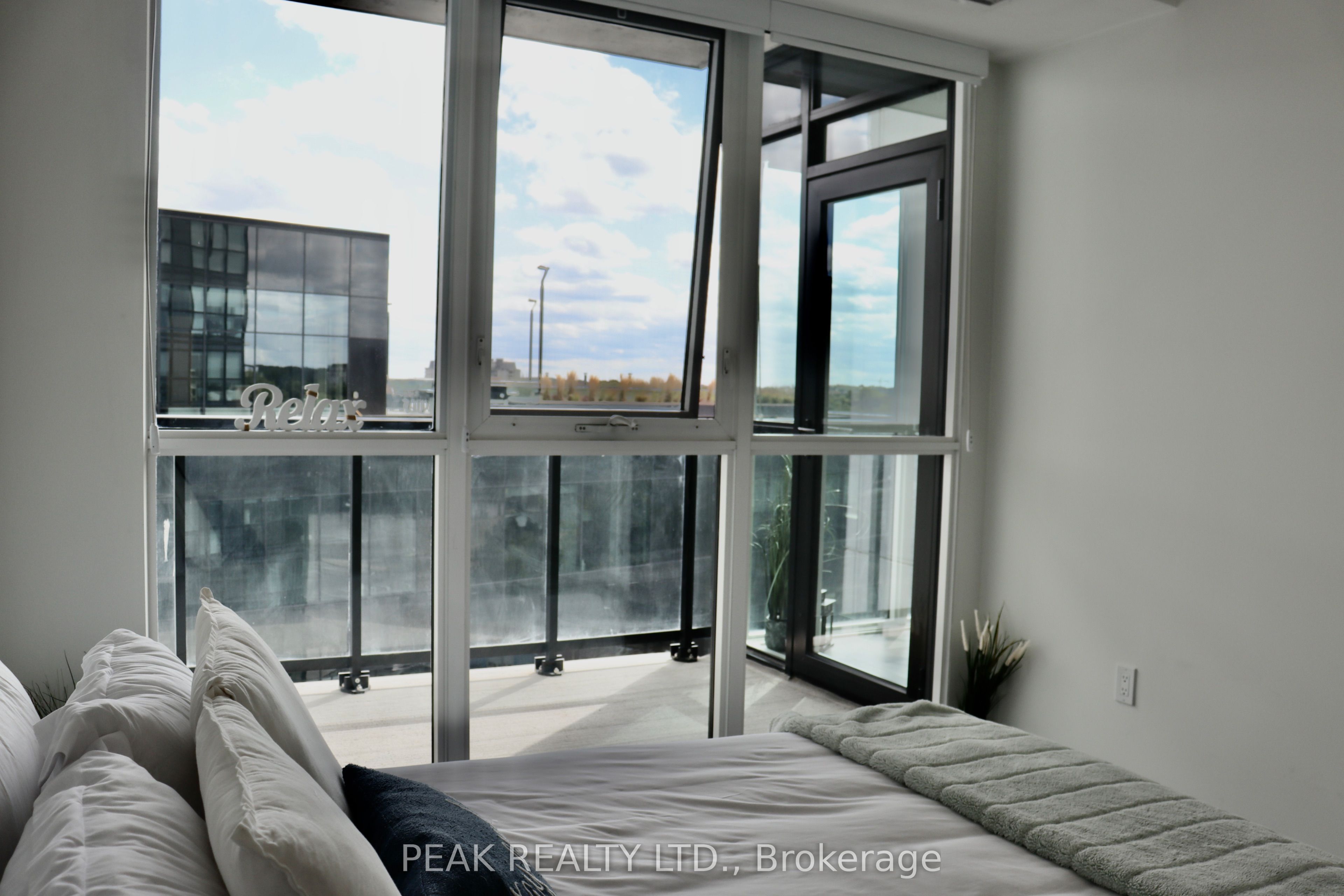 108 Garment Street 903 Property Photo 29