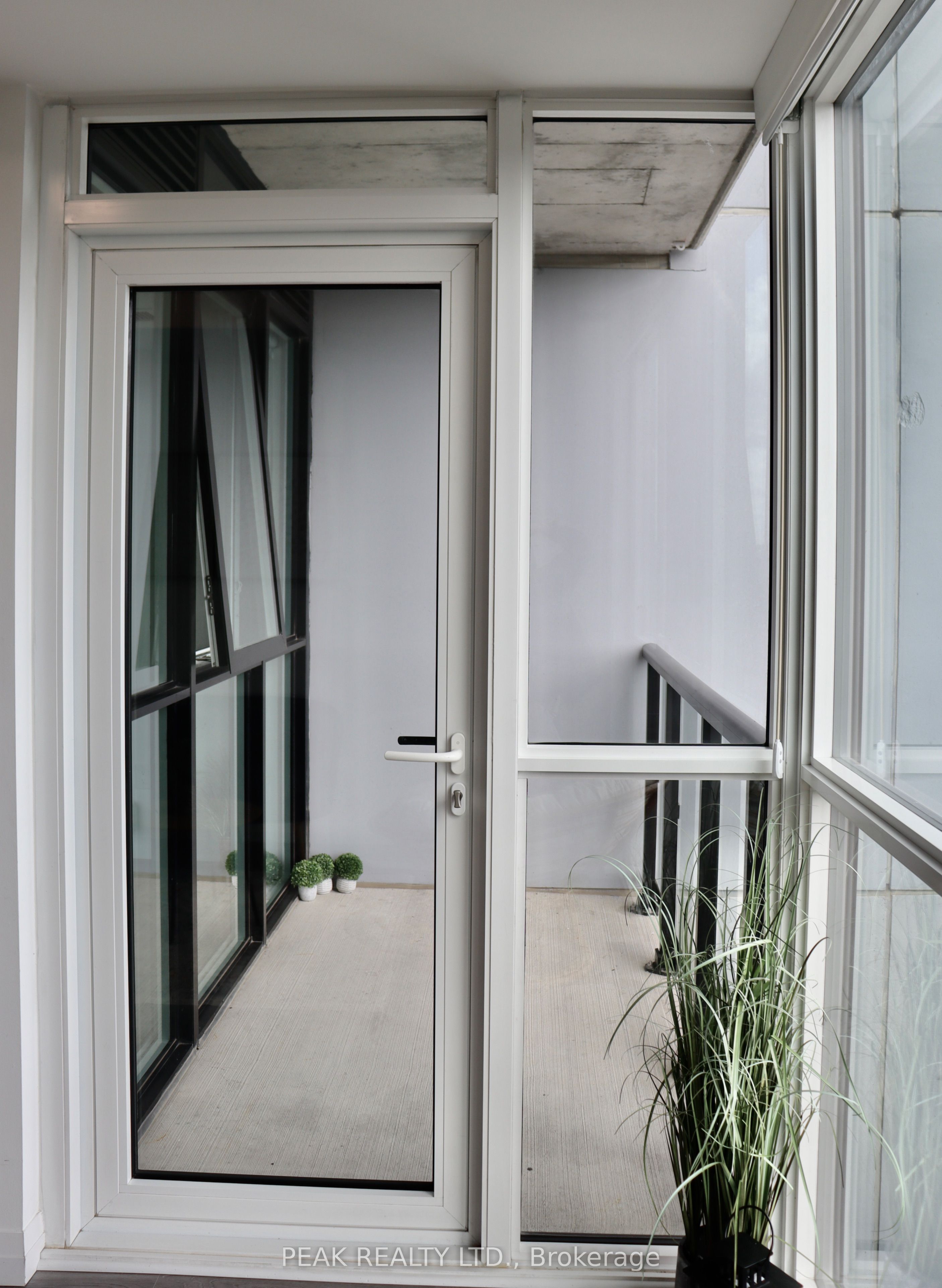 108 Garment Street 903 Property Photo 37