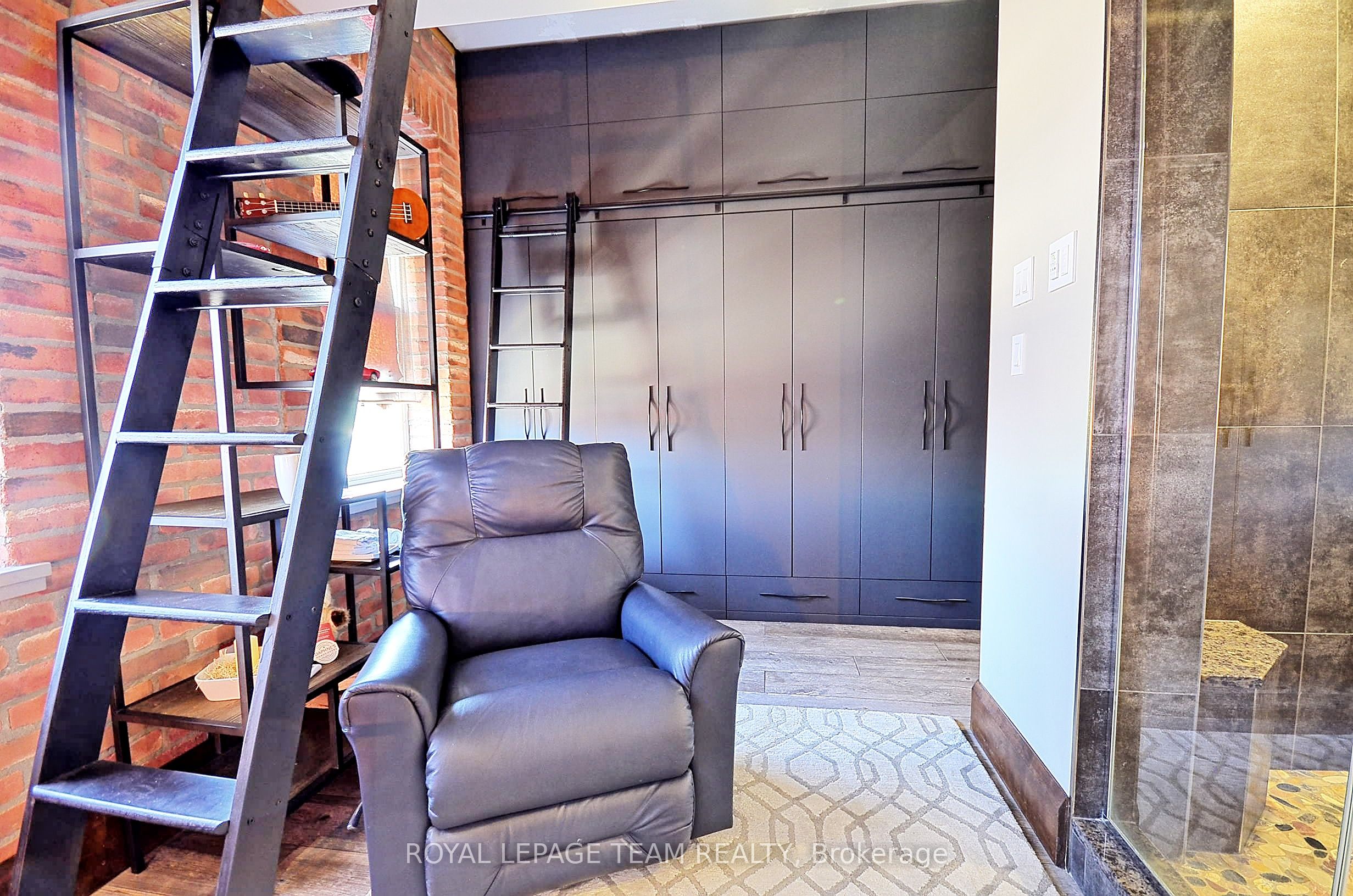 26 Elgin Street W Property Photo 42