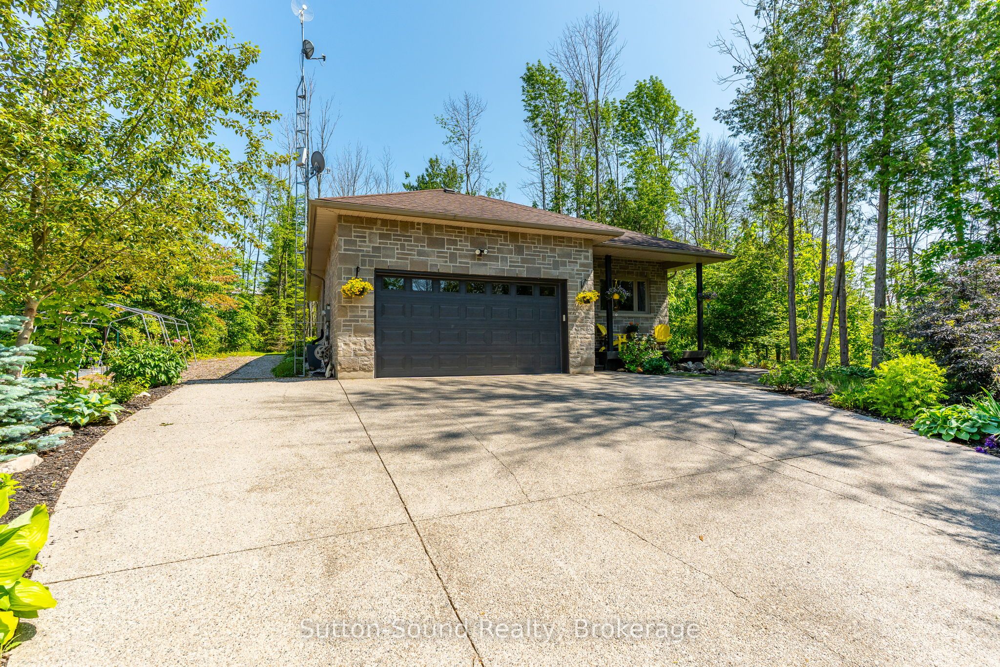 170 Lakeshore Road Property Photo 1
